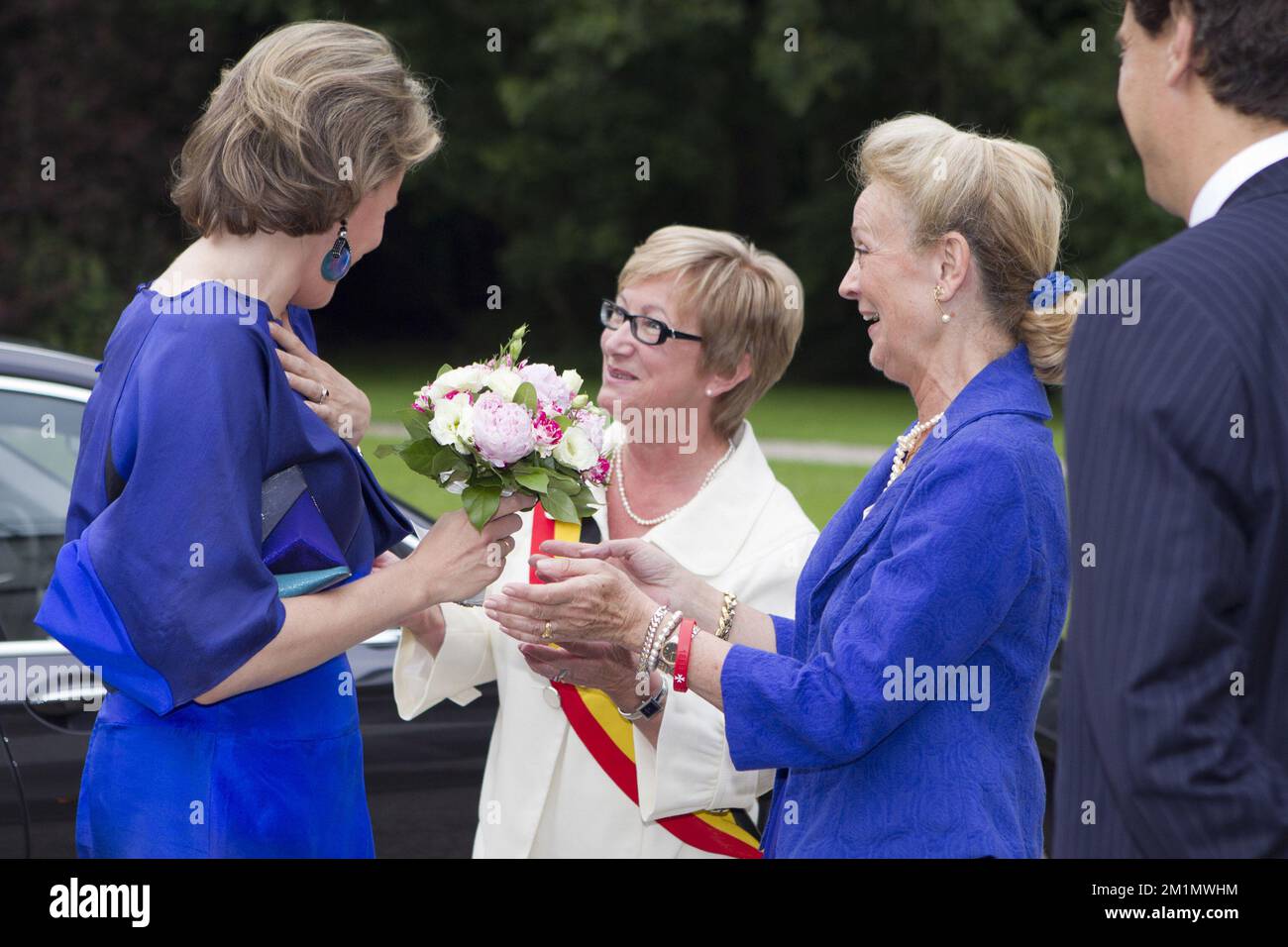 20120619 - WATERLOO, BELGIUM: Princess Mathilde of Belgium, Marie-Jose Laloy, Governor of Brabant Wallon, and Mrs. Jonet, chairwoman of The Foundation Futur 21 pictured as Princess Mathilde arrives  for the first award ceremony of the 'Fondation Futur 21', in Waterloo, Tuesday 19 June 2012. The Fondation Futur 21 supports educational, humanitarian or medical projects where children and youth are put first. BELGA PHOTO KRISTOF VAN ACCOM Stock Photo