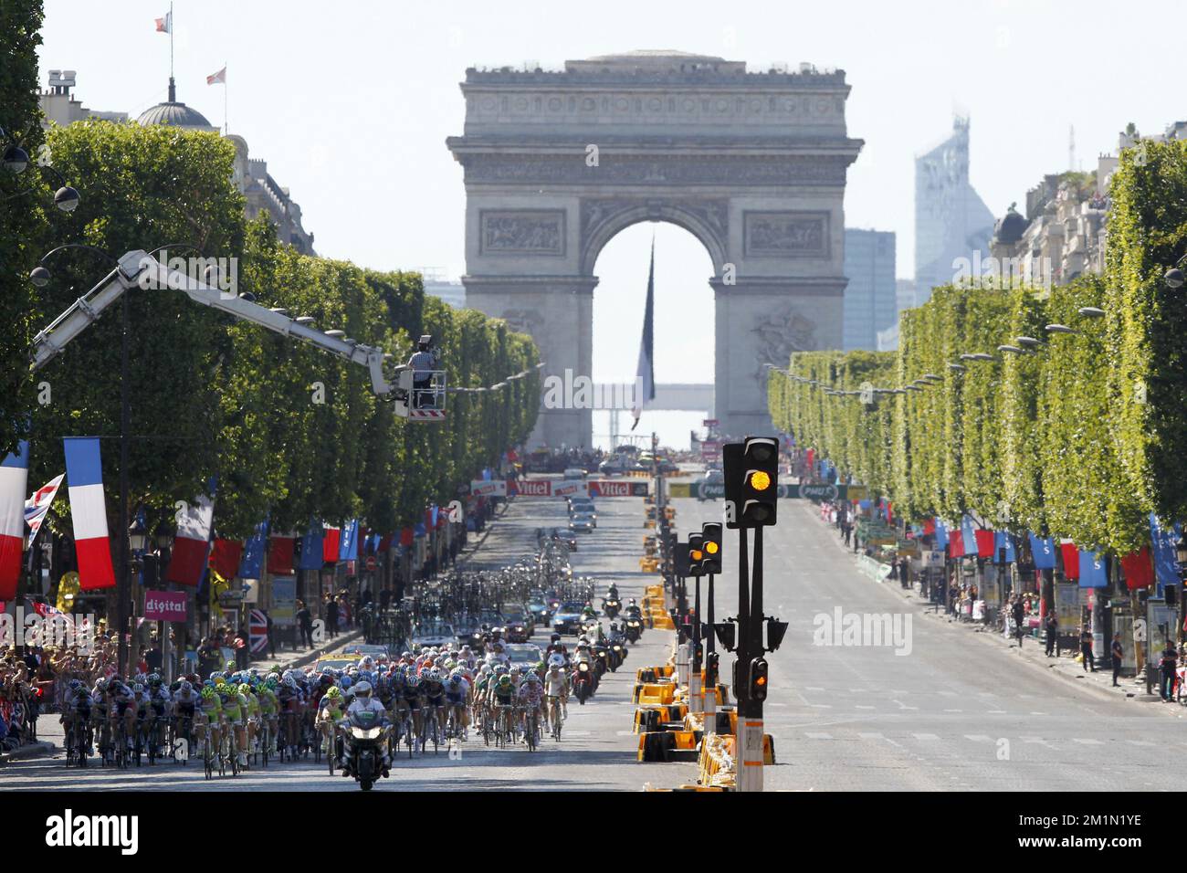 Arc de triomphe race hires stock photography and images Alamy