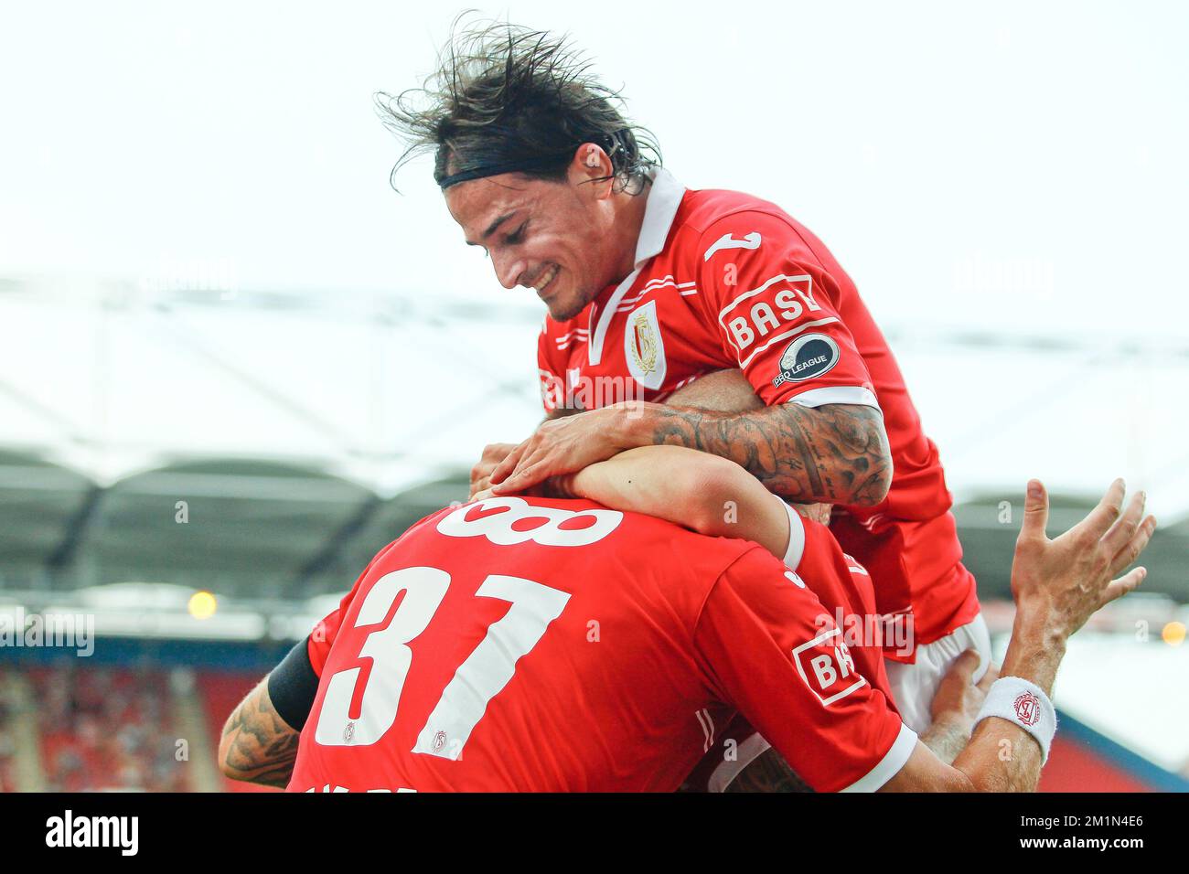 20120819 - CHARLEROI, BELGIUM: Standard's Jelle Van Damme and Standard's Maor Bar Buzaglo celebrate during the Jupiler Pro League match between Sporting Charleroi and Standard de Liege, in Charleroi, Sunday 19 August 2012, on the fourth day of the Belgian soccer championship. BELGA PHOTO BRUNO FAHY Stock Photo