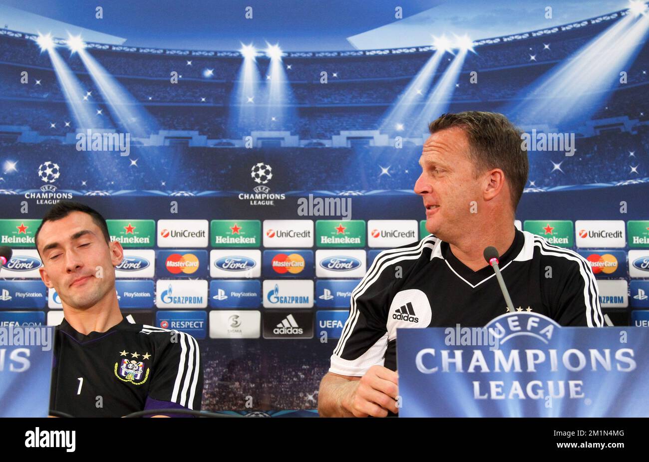 Anderlecht hit five to move in on play-offs, UEFA Champions League