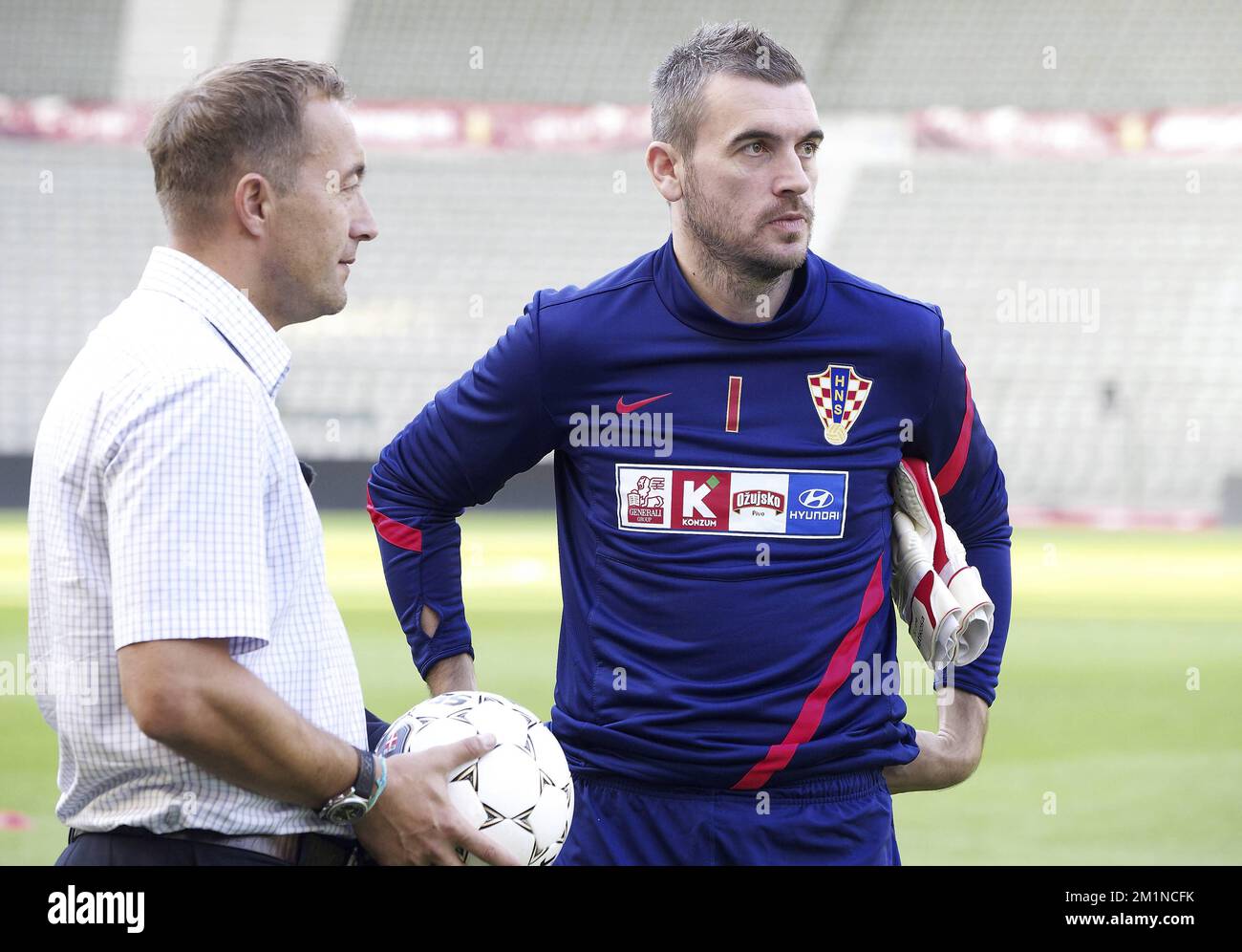 20120910 - BRUSSELS, BELGIUM: Croatian's goalkeeper Stipe Pletikosa pictured during a training session of the Croatian national soccer team, Monday 10 September 2012 at the King Baudouin stadium, in Brussels. The team is preparing for the second qualifying match for the 2014 Soccer World Championships, against Belgium tomorrow. BELGA PHOTO NICOLAS MAETERLINCK Stock Photo