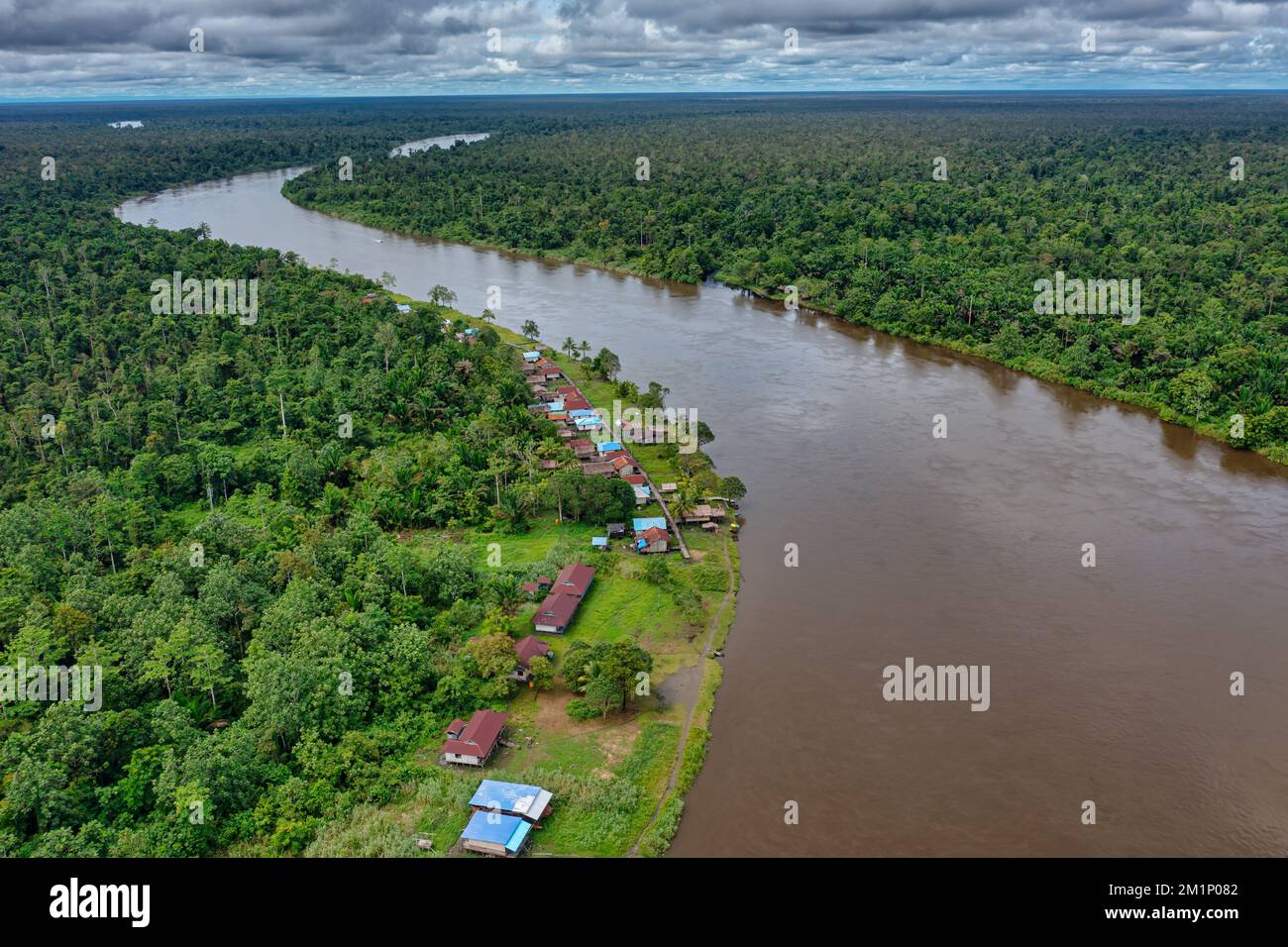 Irian jaya house hi-res stock photography and images - Page 2 - Alamy