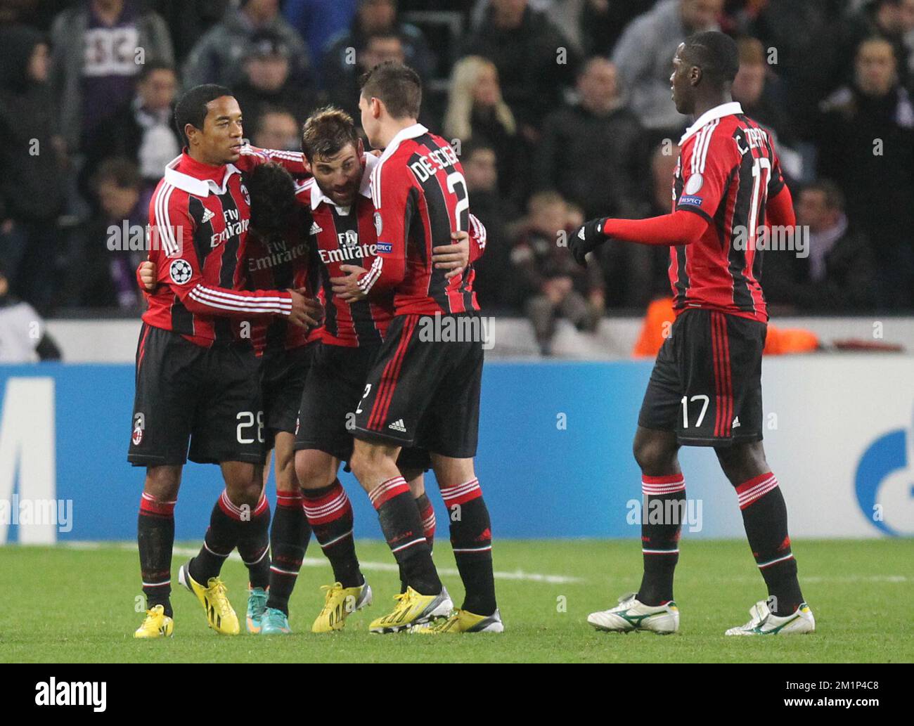 Pato c hi-res stock photography and images - Page 2 - Alamy, image size:1300x1033