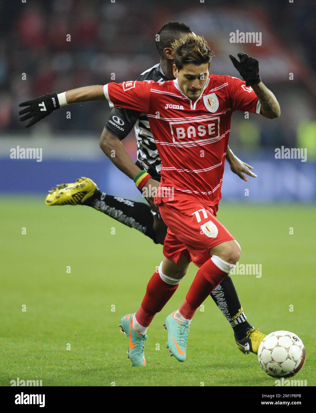 20121207 - LIEGE, BELGIUM: Standard's Maor Bar Buzaglo in action during the Jupiler Pro League match between Standard and Charleroi, in Liege, Friday 07 December 2012, on day 19 of the Belgian soccer championship. BELGA PHOTO JOHN THYS Stock Photo