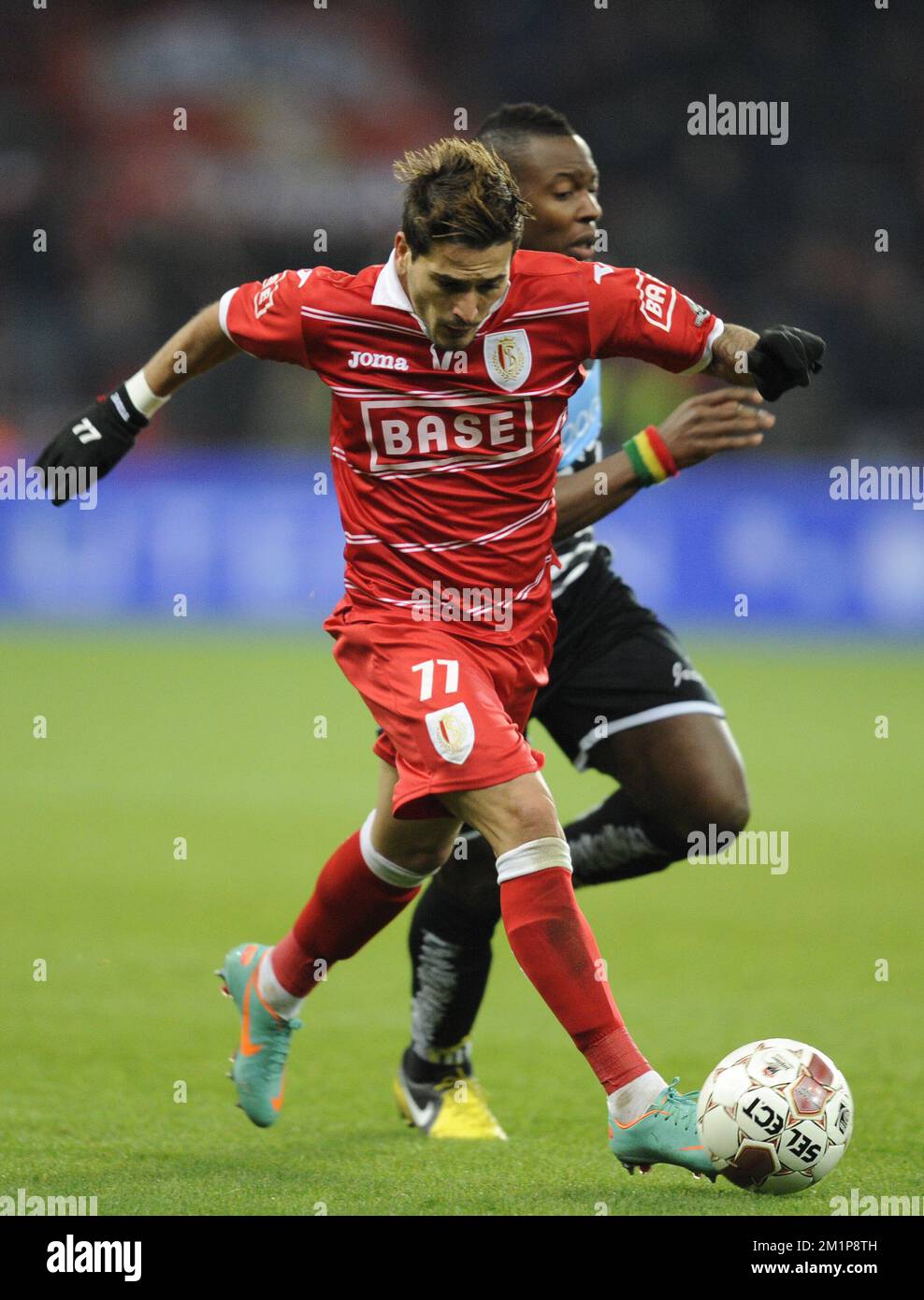20121207 - LIEGE, BELGIUM: Standard's Maor Bar Buzaglo fights for the ball during the Jupiler Pro League match between Standard and Charleroi, in Liege, Friday 07 December 2012, on day 19 of the Belgian soccer championship. BELGA PHOTO JOHN THYS Stock Photo