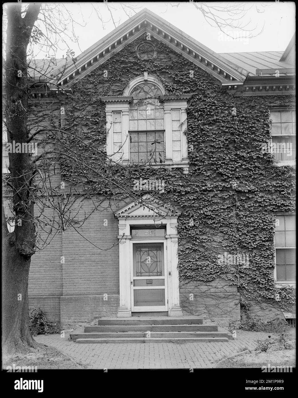 Baltimore, Maryland, 24 Saratoga Street, Saint Paul's Rectory