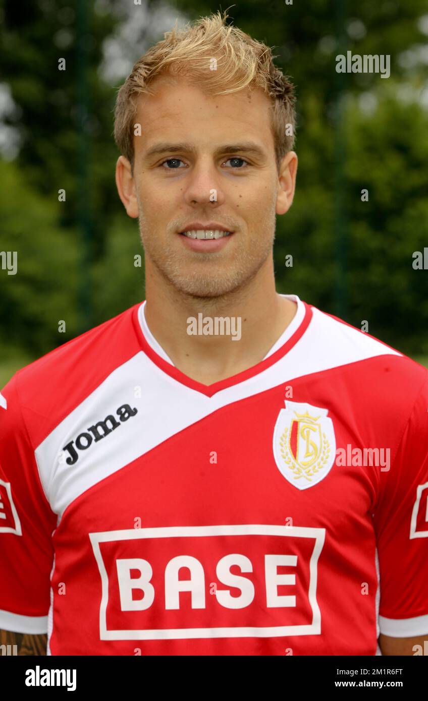Standard's Yoni Buyens pictured during the season photo shoot of ...