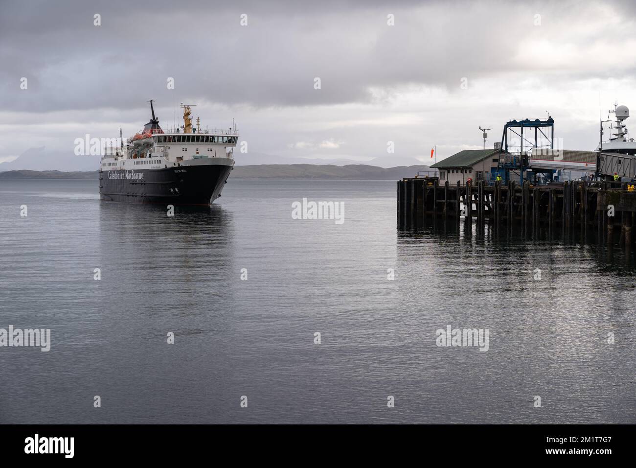 A Caledonian MacBrayne (Calmac) ferry, the MV Isle of Mull, coming in to port at Craignure on the Isle of Mull, Scotland Stock Photo