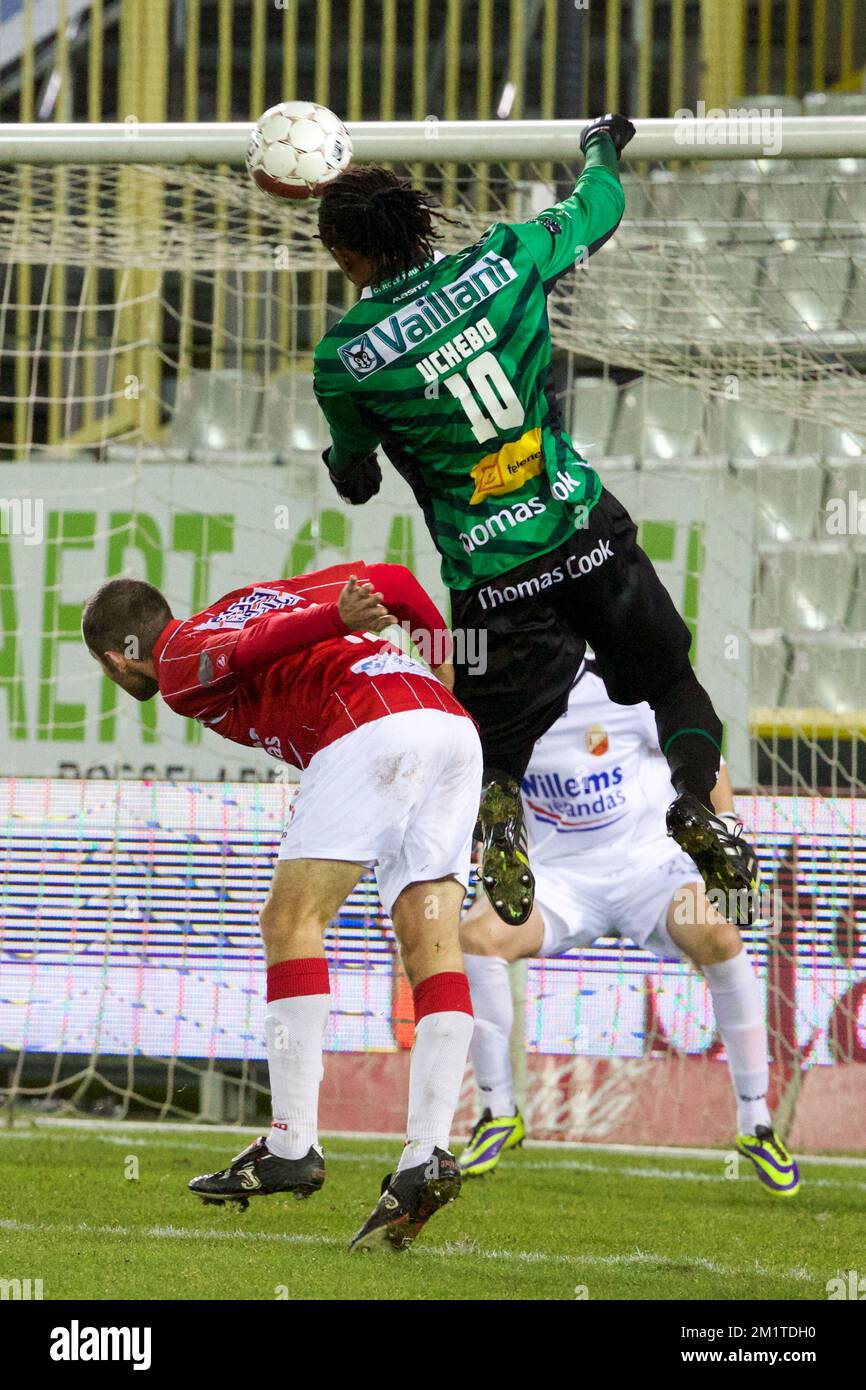 20131214 - BRUGGE, BELGIUM: Cercle's Michael Uchebo fights for the ball during the Jupiler Pro League match between Cercle Brugge KSV and RAEC Mons, in Brugge, Saturday 14 December 2013, on day 19 of the Belgian soccer championship. BELGA PHOTO KURT DESPLENTER Stock Photo