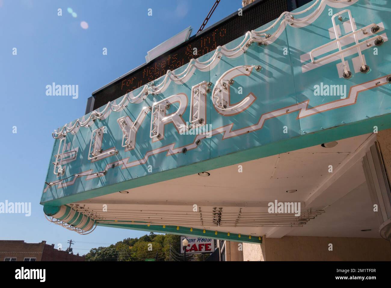 Movie theater marquee hires stock photography and images Alamy