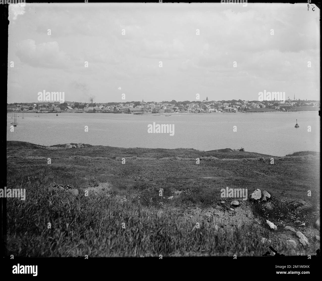 Beverly, view from Fort Lee , Cities & towns. Frank Cousins Glass Plate Negatives Collection Stock Photo