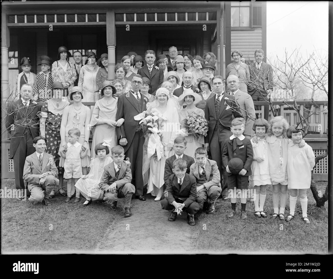 Big crowd at the wedding of Mr. Francis G. White and Miss Lizbeth C