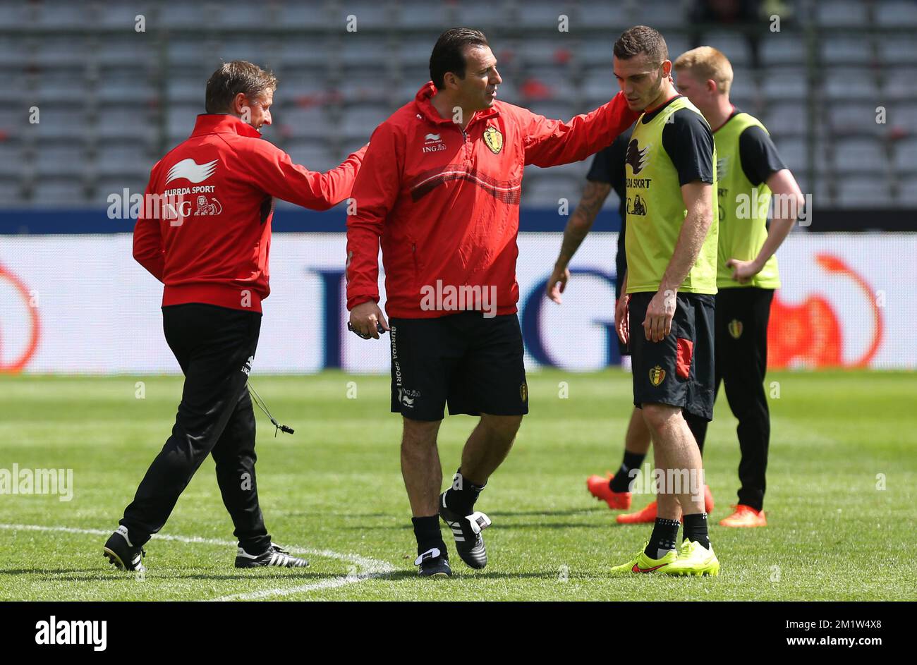 Belgium's head coach Marc Wilmots and Belgium's Thomas Vermaelen pictured during the last training session of the Belgian national soccer team Red Devils before their departure to the World Cup in Brazil, on Sunday 08 June 2014, in Brussels. The 2014 Fifa World Cup takes place from 12 June till 13 July in Brazil. BELGA PHOTO VIRGINIE LEFOUR Stock Photo