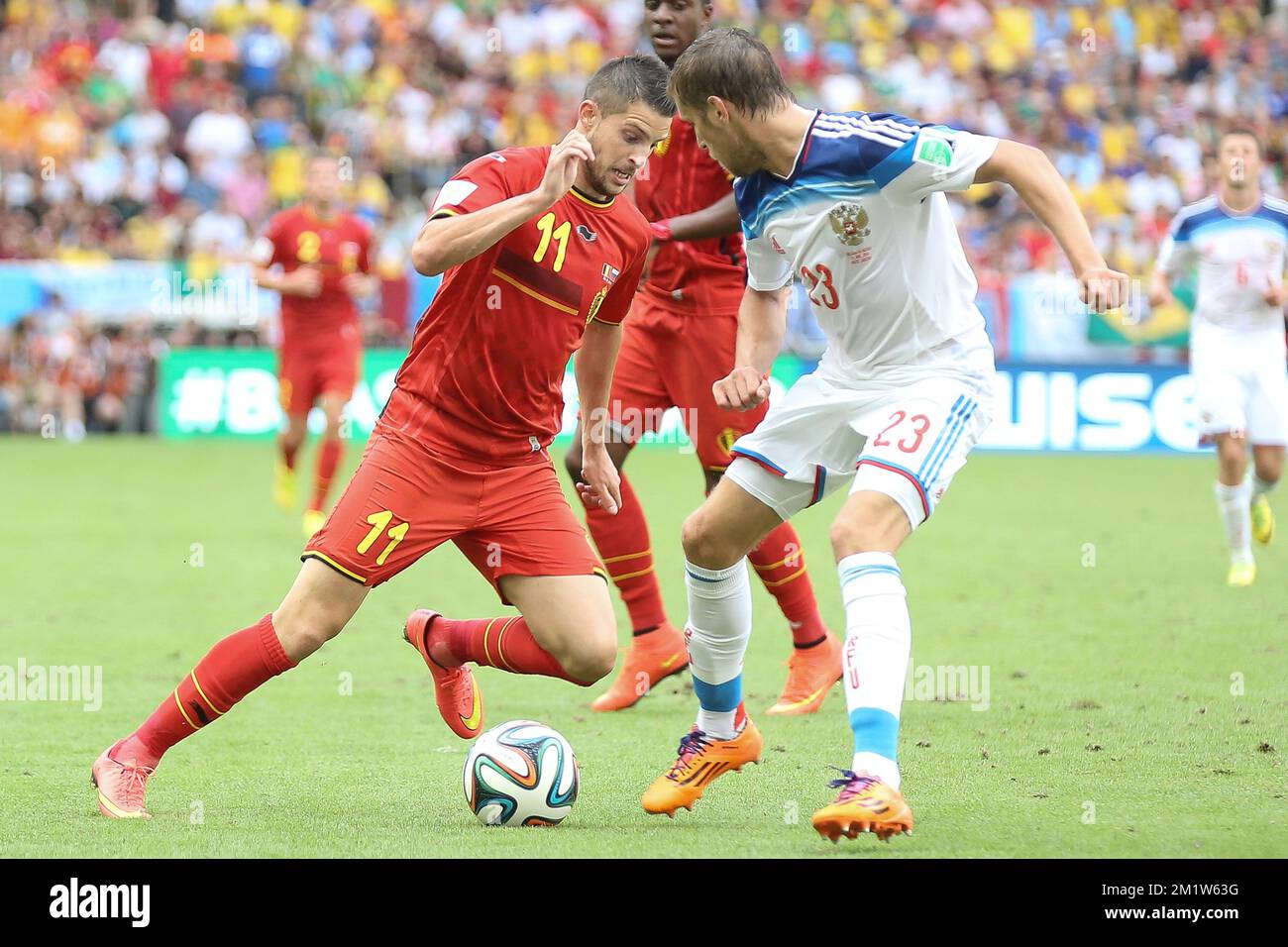 20140622 - RIO DE JANEIRO, BRAZIL: Belgium's Kevin Mirallas and Russia's Dmitry Kombarov in action at a soccer game between Belgian national team The Red Devils and Russia in Rio de Janeiro, Brazil, the second game in Group H of the first round of the 2014 FIFA World Cup, Sunday 22 June 2014. BELGA PHOTO BRUNO FAHY Stock Photo
