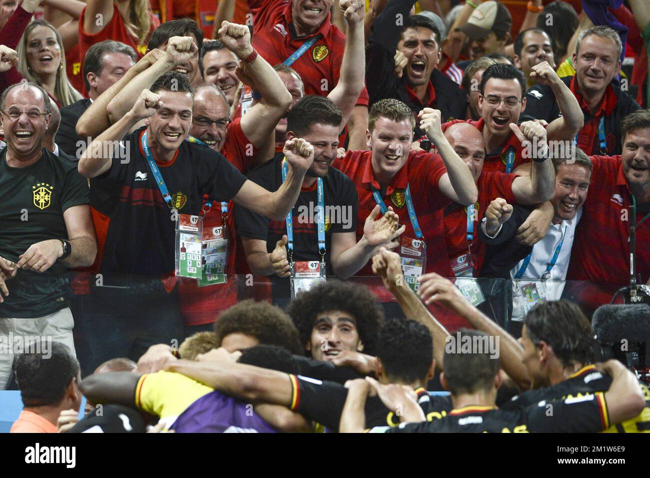 20140626 - SAO PAULO, BRAZIL: Belgium's players and staff celebrate after scoring the 1-0 goal during the match between Belgian national soccer team Red Devils and South-Korea, third match in group H, in the stadium 'Arena de Sao Paulo', in Itaquera, Sao Paulo, Brazil, during the 2014 FIFA World Cup, Thursday 26 June 2014. The Red Devils lead their group H with two victories. BELGA PHOTO DIRK WAEM Stock Photo