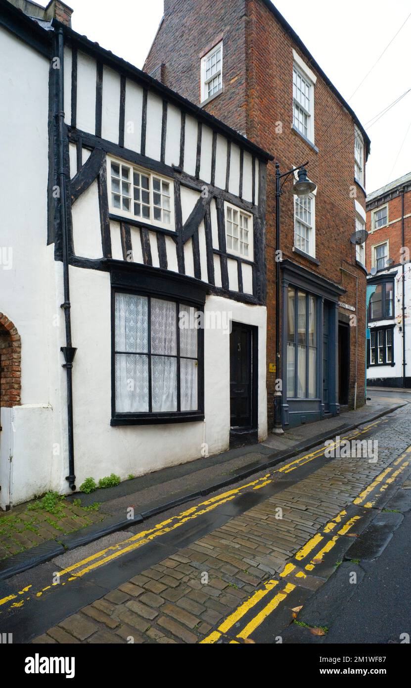 Blighted by double yellows hi-res stock photography and images - Alamy