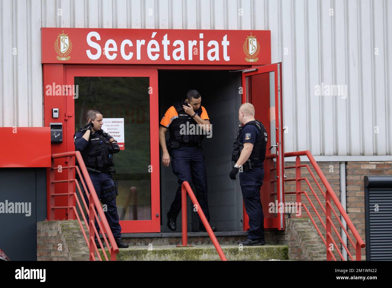 20141020 - LIEGE, BELGIUM: Illustration shwos policemen at the Sclessin stadium of Belgian soccer team Standard de Liege, after a robbery took place this morning, Monday 20 October 2014. BELGA PHOTO NICOLAS LAMBERT Stock Photo