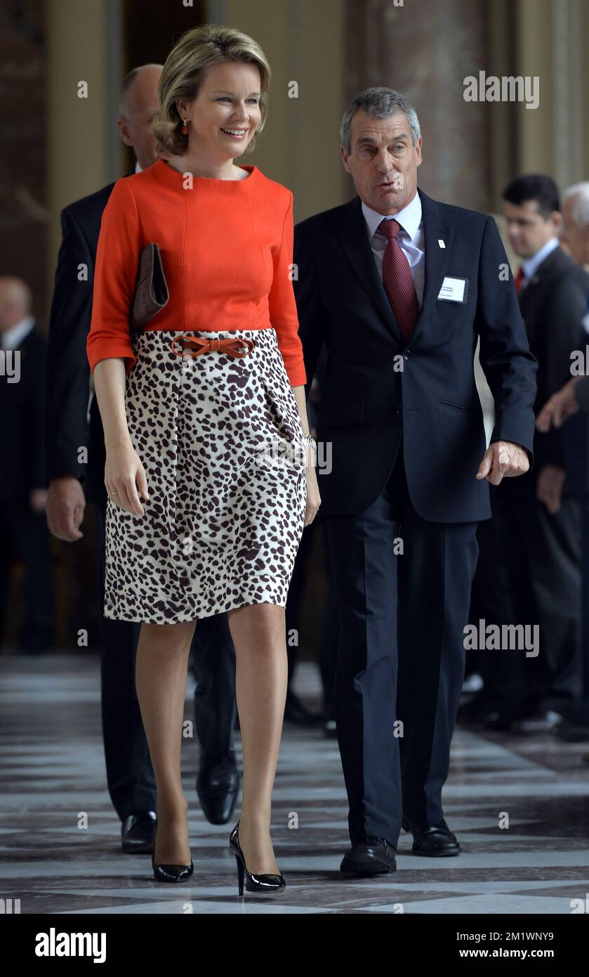 20141022 - BRUSSELS, BELGIUM: Queen Mathilde of Belgium and BOIC-COIB Frederic Fallon-Kunt pictured as Royal couple receive Belgian high levels athletes, at the Royal Castle in Laeken-Laken, Brussels, Wednesday 22 October 2014. BELGA PHOTO ERIC LALMAND Stock Photo