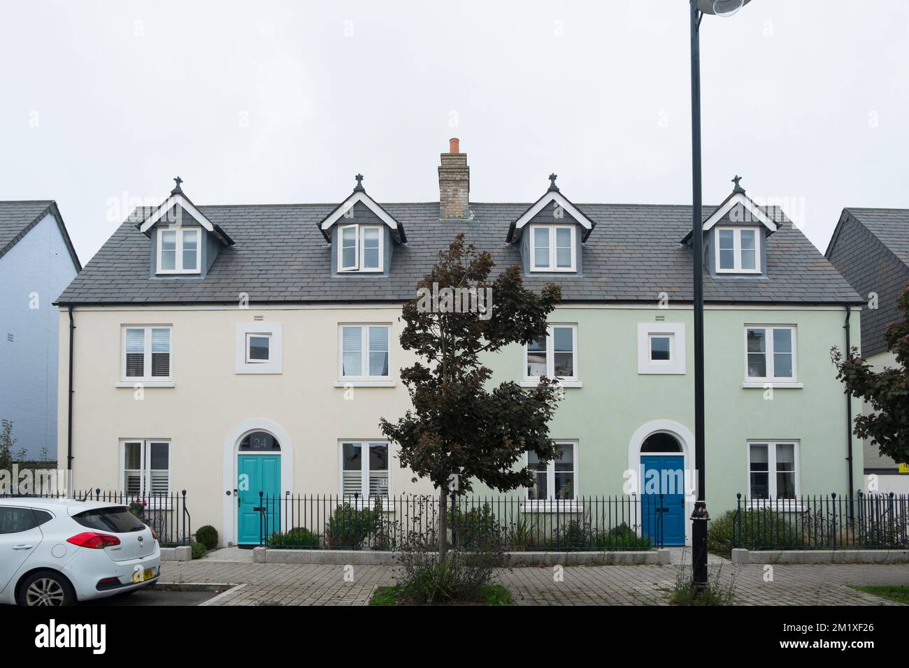 Two semi detached three storey houses hires stock photography and