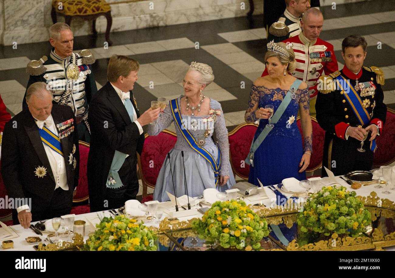 17-3-2015 COPENHAGEN - King Willem-Alexander and Queen Maxima of The Netherlands and Queen Margarethe and Prince Henrik of Denmark at the state banquet in Christiansborg Palace in Copenhagen, Denmark, 17 March 2015. Crown prince Frederik and Crown Princess Mary  The Dutch King and Queen are in Denmark for an two day state visit. COPYRIGHT ROBIN UTRECHT Stock Photo