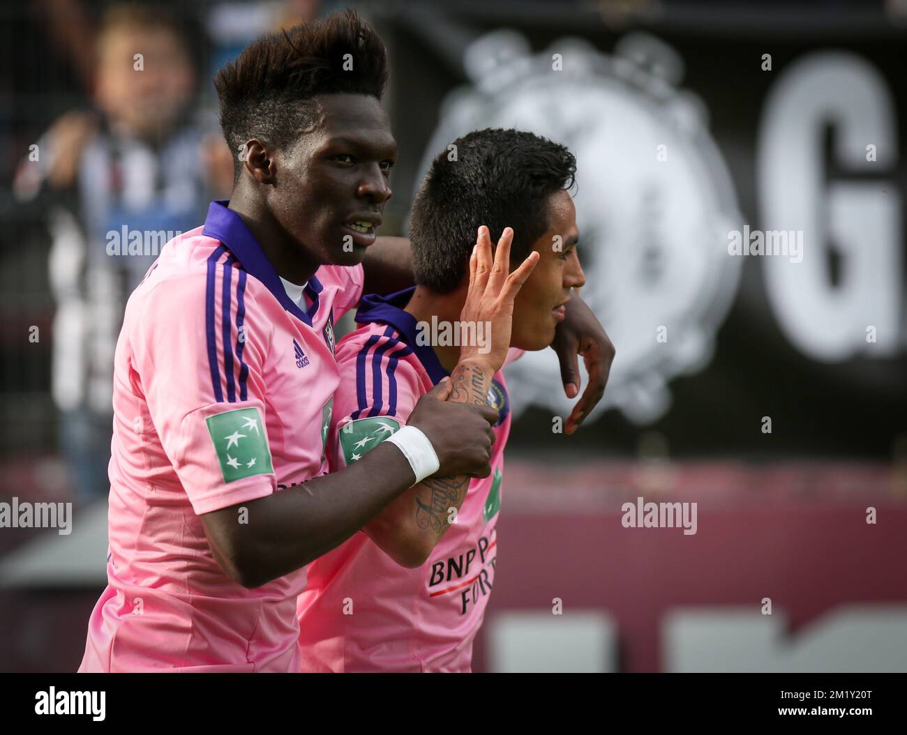 20150503 - CHARLEROI, BELGIUM: Anderlecht's Andy Najar celebrates after scoring the 0-1 goal during the Jupiler Pro League match between Sporting Charleroi and RSC Anderlecht, Sunday 03 May 2015 in Charleroi, on the sixth day of the Play-off 1. BELGA PHOTO VIRGINIE LEFOUR Stock Photo