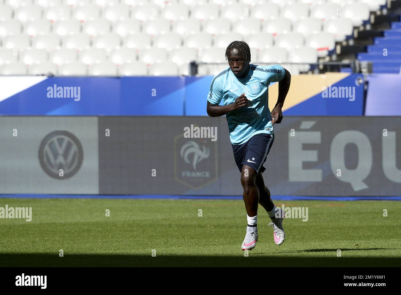 20150606 - PARIS, FRANCE: France's defender Bacary Sagna pictured at a training session in the 'Stade de France' in Paris, ahead of the friendly game tomorrow against France, Saturday 06 June 2015. The Devils are preparing for a friendly game against France tomorrow and a Euro 2016 qualification game against Wales on Friday. BELGA PHOTO DIRK WAEM Stock Photo
