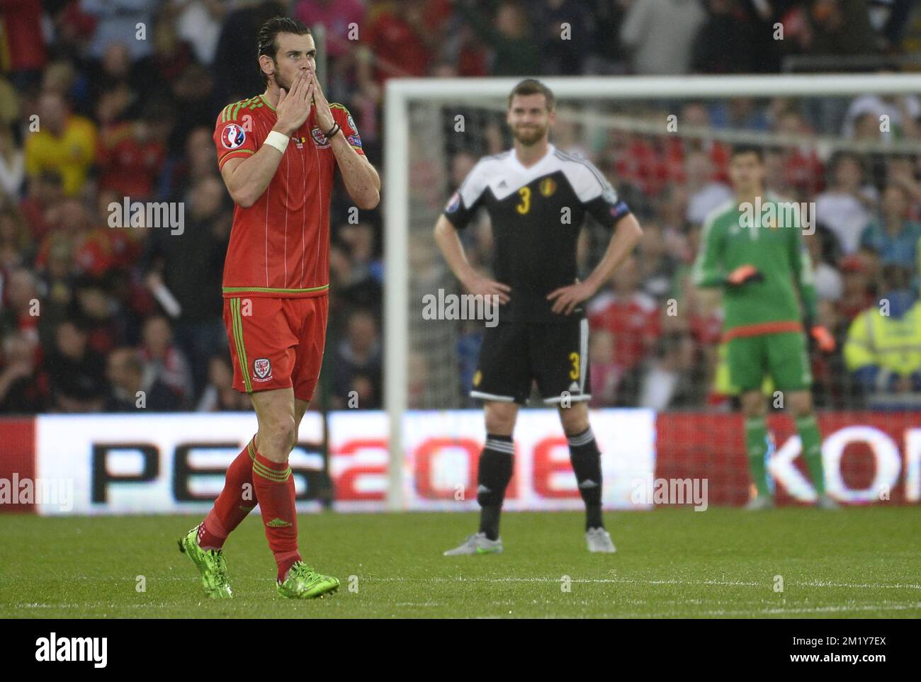 Wales' Gareth Bale and Joe Rodon celebrate after the FIFA World Cup  Qualifying match at the Cardiff City Stadium, Cardiff. Picture date:  Tuesday November 16, 2021 Stock Photo - Alamy