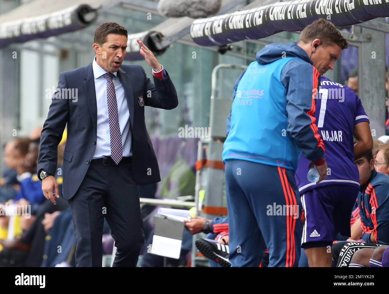 20150726 - BRUSSELS, BELGIUM: Anderlecht's head coach Besnik Hasi and Anderlecht's Andy Najar pictured during the Jupiler Pro League match between RSC Anderlecht and Waasland-Beveren, in Brussels, Sunday 26 July 2015, on day 01 of the Belgian soccer championship. BELGA PHOTO VIRGINIE LEFOUR Stock Photo