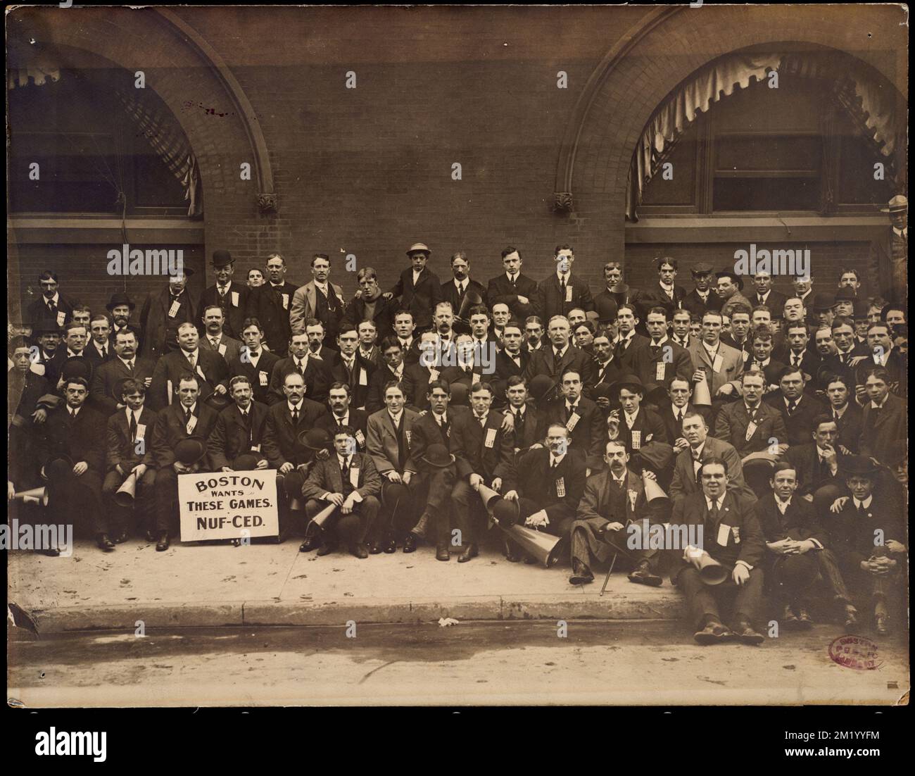 Early 1900s baseball spectators hi-res stock photography and images - Alamy