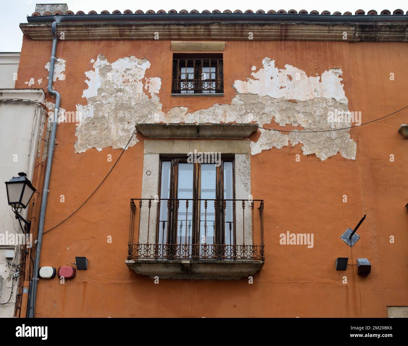Poor condition of building hi-res stock photography and images - Alamy