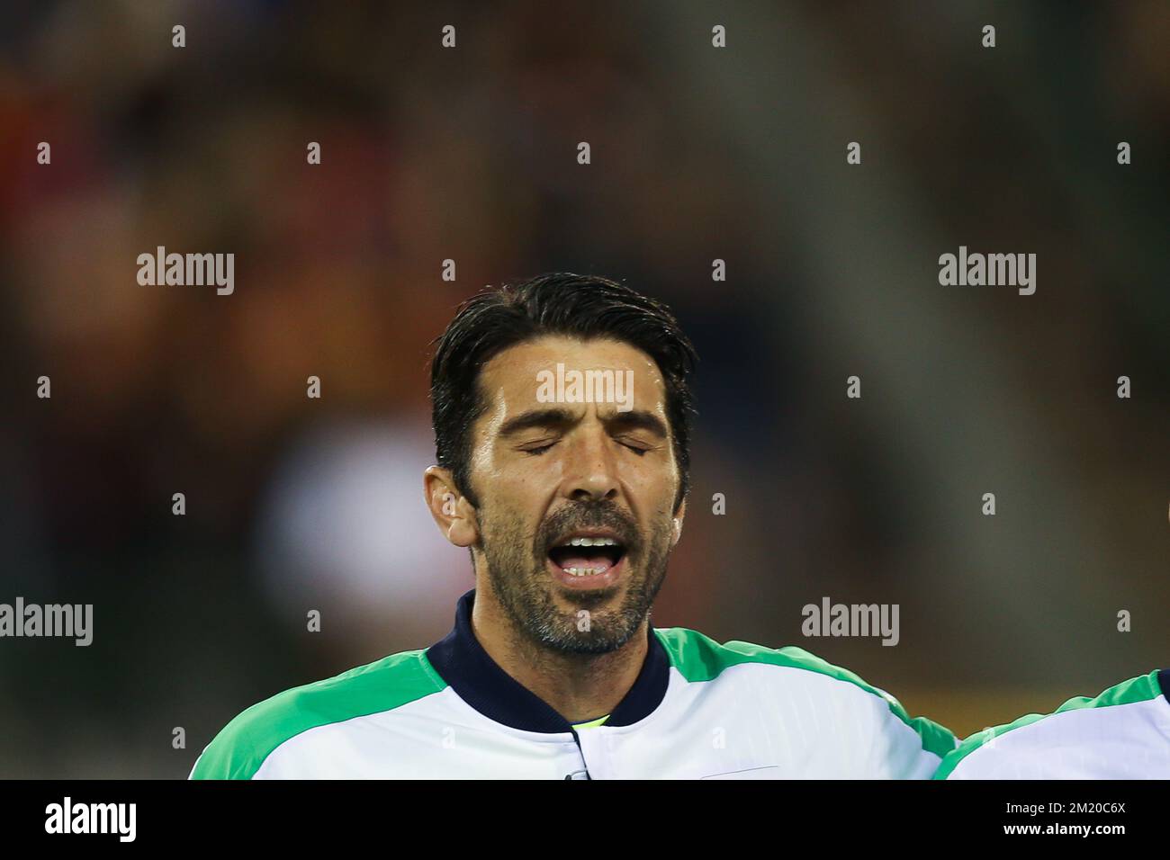 20151113 - BRUSSELS, BELGIUM: Italy's goalkeeper Gianluigi Buffon pictured at the start of a friendly soccer game between Belgian national team Red Devils and Italy, in Brussels, Friday 13 November 2015, a game in preparation of the Euro2016 European Championship. BELGA PHOTO BRUNO FAHY Stock Photo