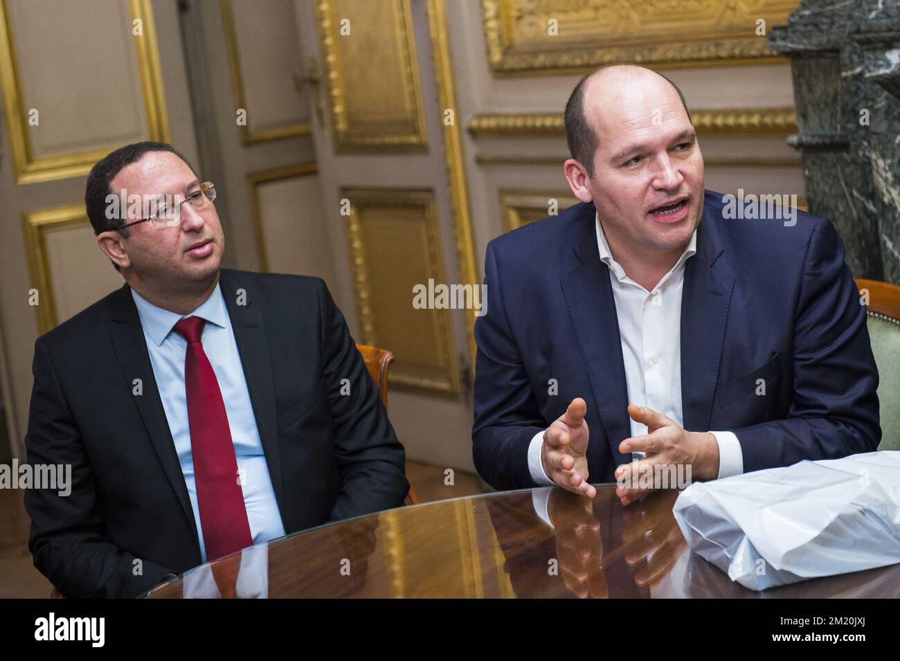 20151216 - BRUSSELS, BELGIUM: Kais Sellami and Brussels alderman Philippe Close pictured during a press conference to honour of 2015 Peace Nobel Price winners, Tunisian National Dialouge Quartet members, in Brussels city hall, Wednesday 16 December 2015. BELGA PHOTO LAURIE DIEFFEMBACQ Stock Photo