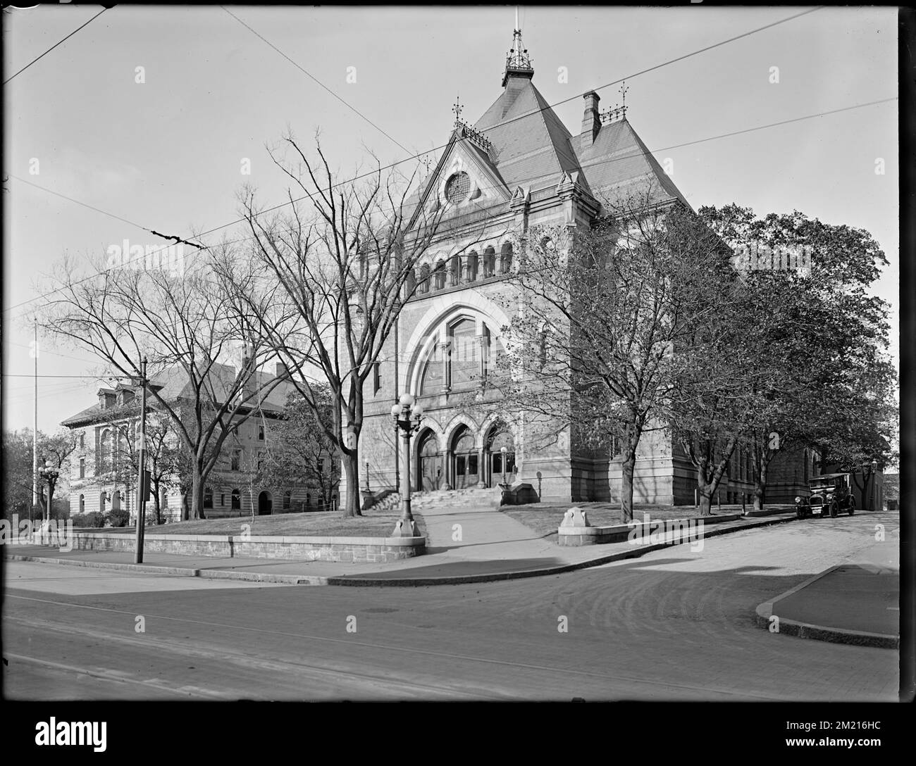 Brookline Town Hall and police station, Washington Street , City & town