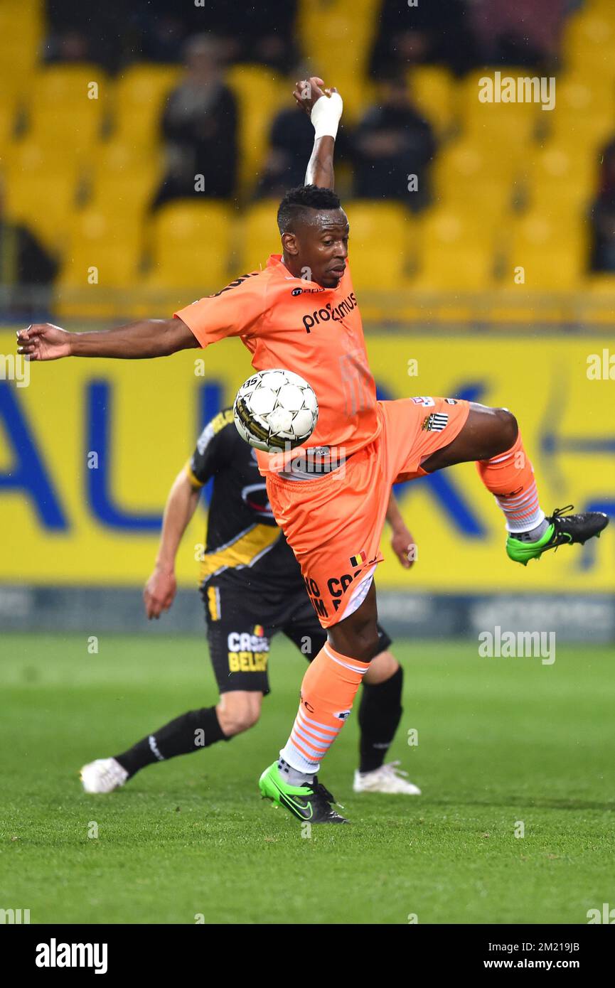 Charleroi's Francis N'Ganga fight for the ball during the Jupiler Pro League match between Lokeren and Charleroi, in Lokeren, Saturday 02 April 2016, on day 1 of the Play-off 2B of the Belgian soccer championship. Stock Photo