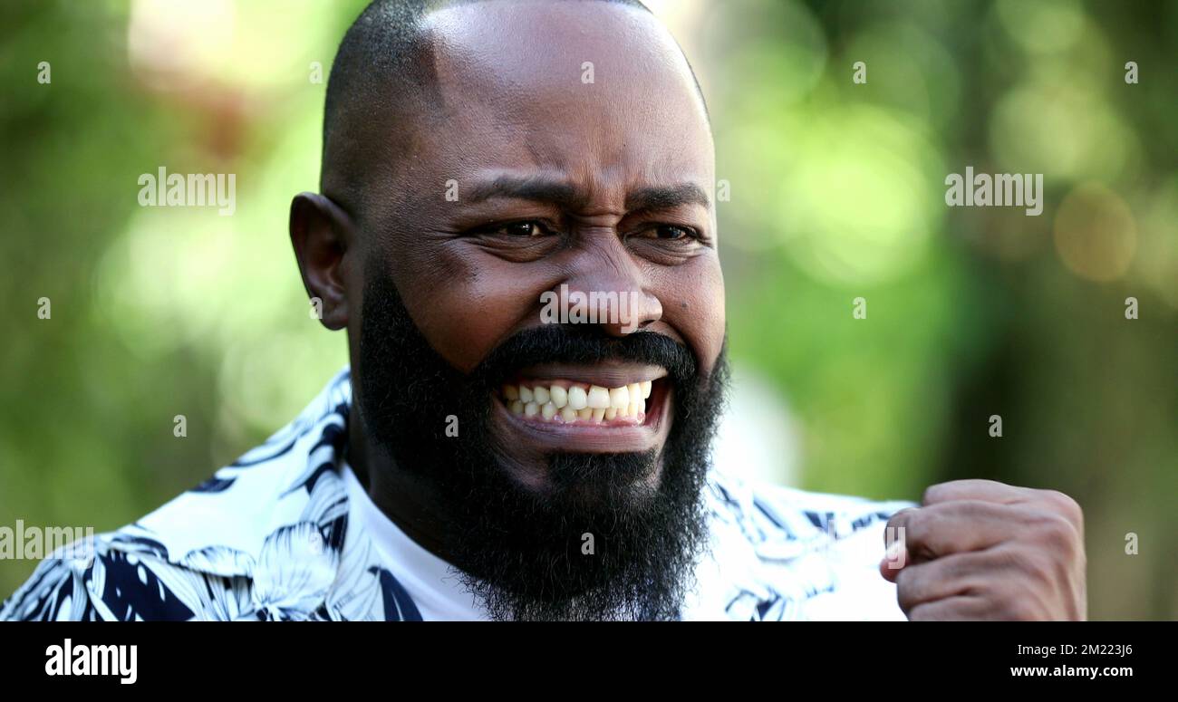 Online ecstatic hi-res stock photography and images - Alamy