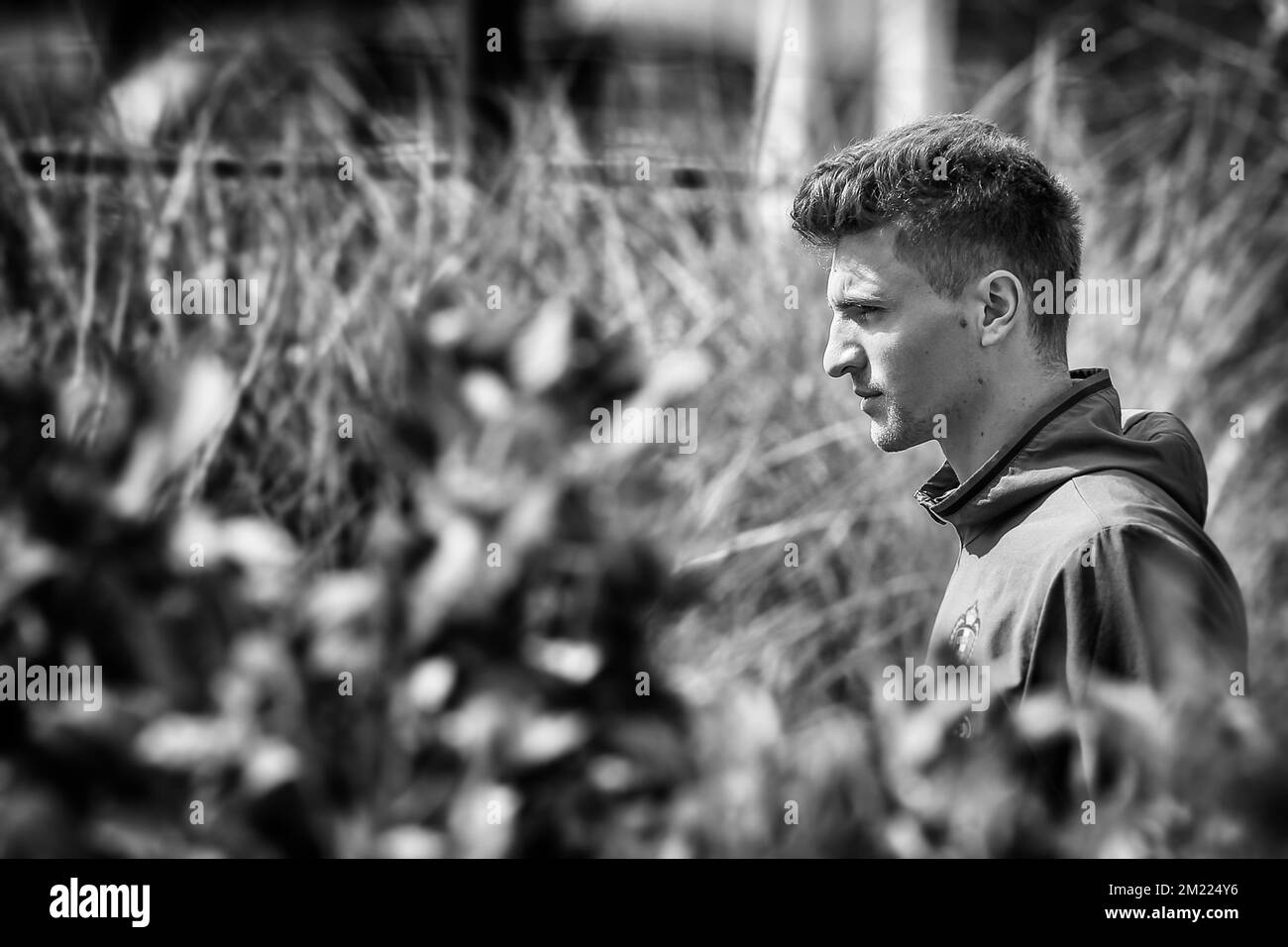 Belgium's Thomas Meunier arrives for a training session of Belgian soccer team Red Devils, during the preparations for the upcoming Euro 2016 UEFA European Championship in France, on Saturday 11 June 2016, in Bordeaux, France. The Euro2016 tournament is taking place from 10 June to 10 July. BELGA PHOTO BRUNO FAHY Stock Photo