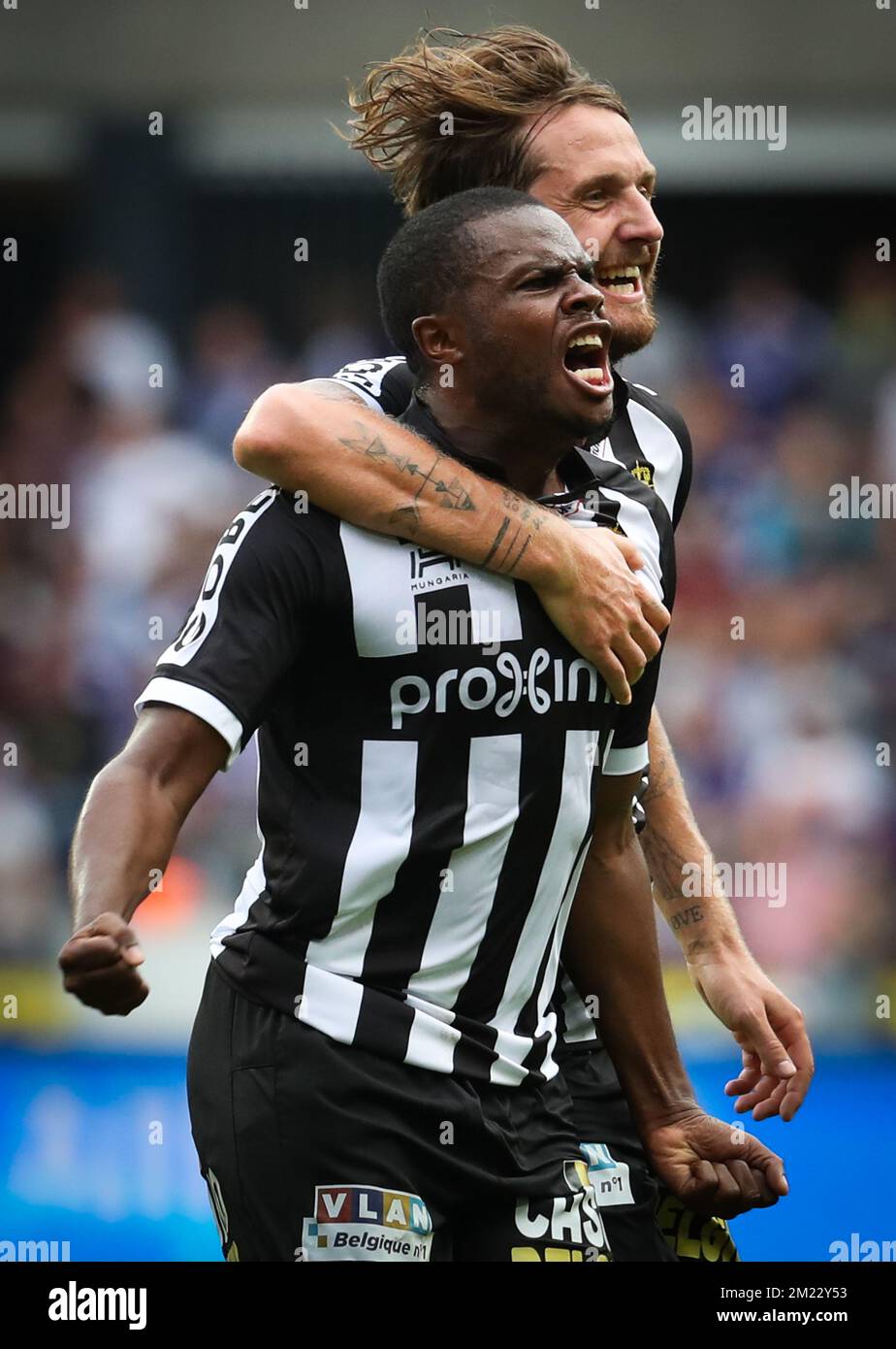 Charleroi's Djamel Bakar and Charleroi's Damien Marcq celebrate after scoring during the Jupiler Pro League match between RSC Anderlecht and Sporting Charleroi, in Anderlecht, Brussels, Sunday 28 August 2016, on the sixth day of the Belgian soccer championship. BELGA PHOTO VIRGINIE LEFOUR Stock Photo