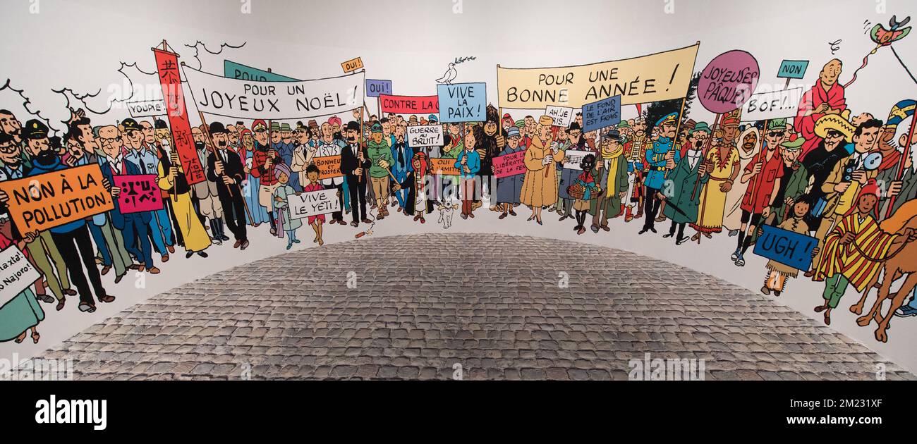 Illustration shows a giant fresco in marge of a royal visit to the exposition on Belgian cartoonist Herge (Georges Remi) at the Grand Palais museum in Paris, France, Wednesday 05 October 2016. BELGA PHOTO BENOIT DOPPAGNE Stock Photo