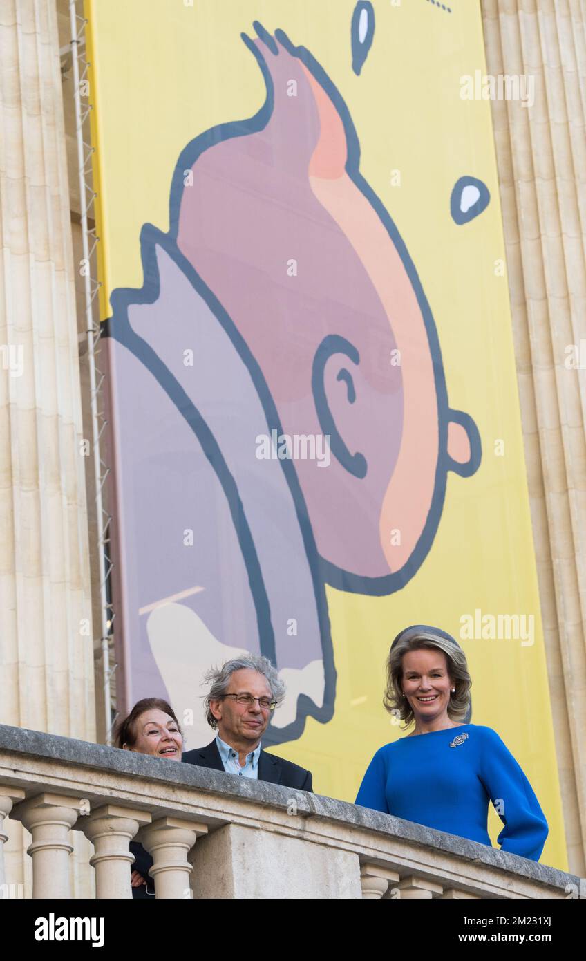 Fanny Rodwell (Herge's widow), Nick Rodwell and Queen Mathilde of Belgium pictured during a royal visit to the exposition on Belgian cartoonist Herge (Georges Remi) at the Grand Palais museum in Paris, France, Wednesday 05 October 2016. BELGA PHOTO BENOIT DOPPAGNE Stock Photo
