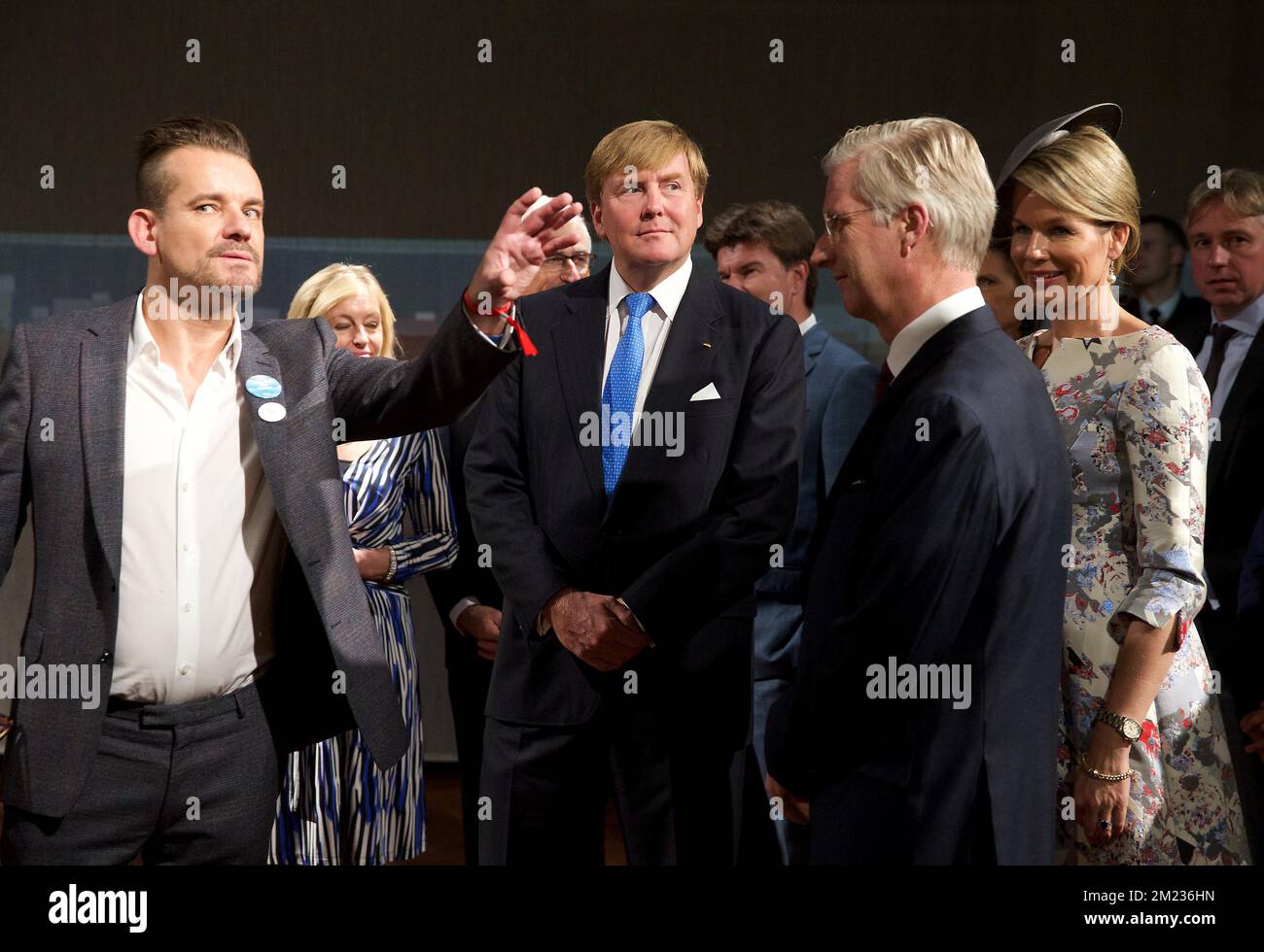 Dutch King Willem-Alexander, King Philippe - Filip of Belgium and Queen Mathilde of Belgium pictured at the opening day of 'Frankfurter Buchmesse' Dutch and Flemish pavillon by both countries royals, Tuesday 18 October 2016, in Frankfurt, Germany. Flanders and the Netherlands together will are the Guest of Honour at the Frankfurt Book Fair with the slogan 'Dit is wat we delen' - 'This is what we share' from 19 to 23 October. BELGA PHOTO NICOLAS MAETERLINCK Stock Photo