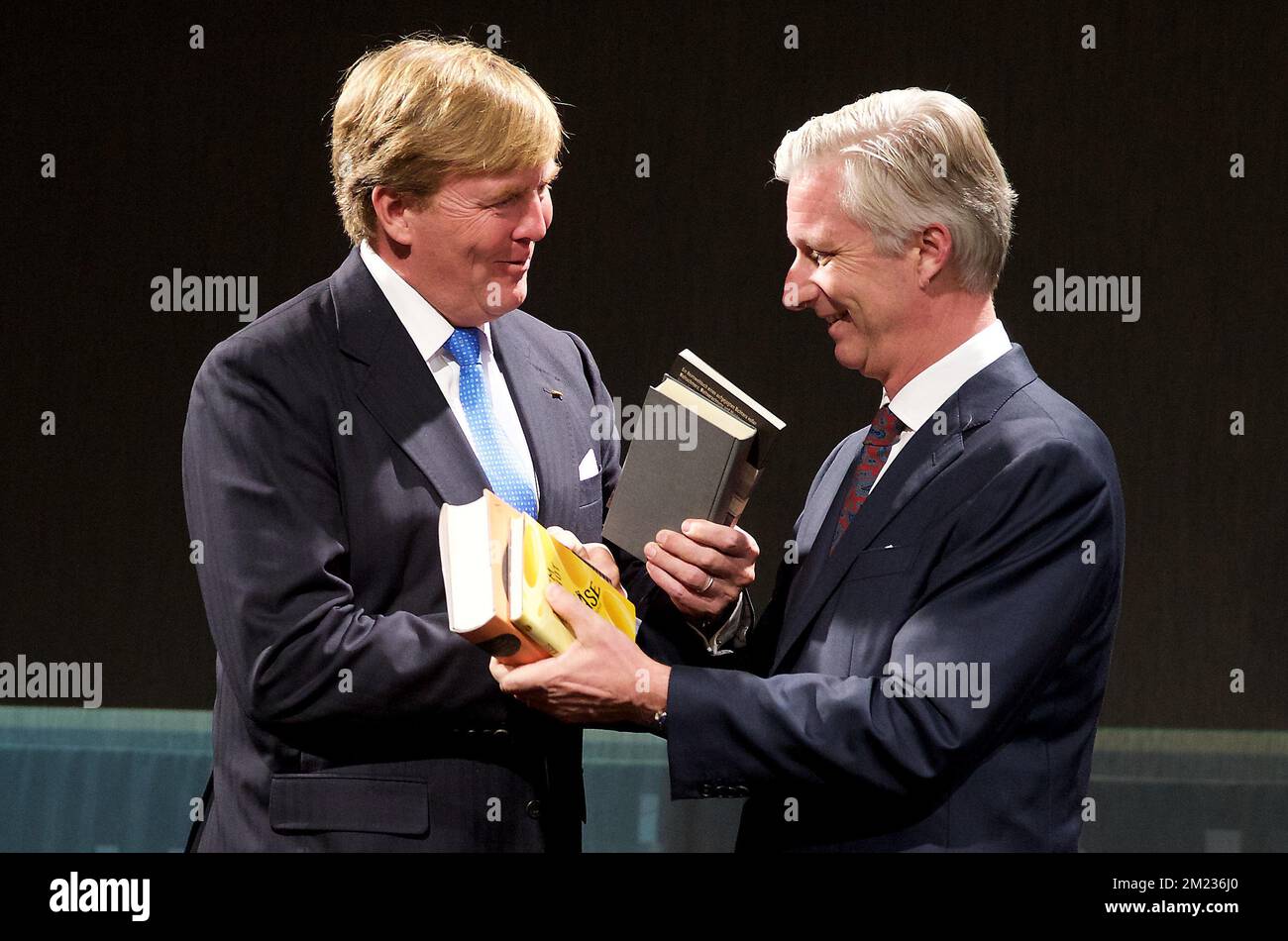 Dutch King Willem-Alexander and King Philippe - Filip of Belgium pictured at the opening day of 'Frankfurter Buchmesse' Dutch and Flemish pavillon by both countries royals, Tuesday 18 October 2016, in Frankfurt, Germany. Flanders and the Netherlands together will are the Guest of Honour at the Frankfurt Book Fair with the slogan 'Dit is wat we delen' - 'This is what we share' from 19 to 23 October. BELGA PHOTO NICOLAS MAETERLINCK Stock Photo