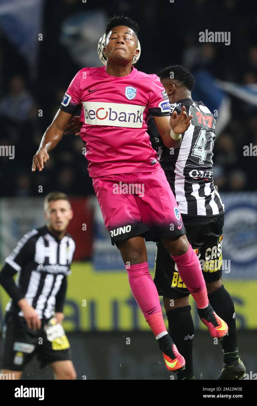 Genk's Leon Bailey and Charleroi's Francis N'Ganga fight for the ball during a soccer game between Sporting Charleroi and KRC Genk, the quarter-final of Croky Cup competition, Wednesday 14 December 2016