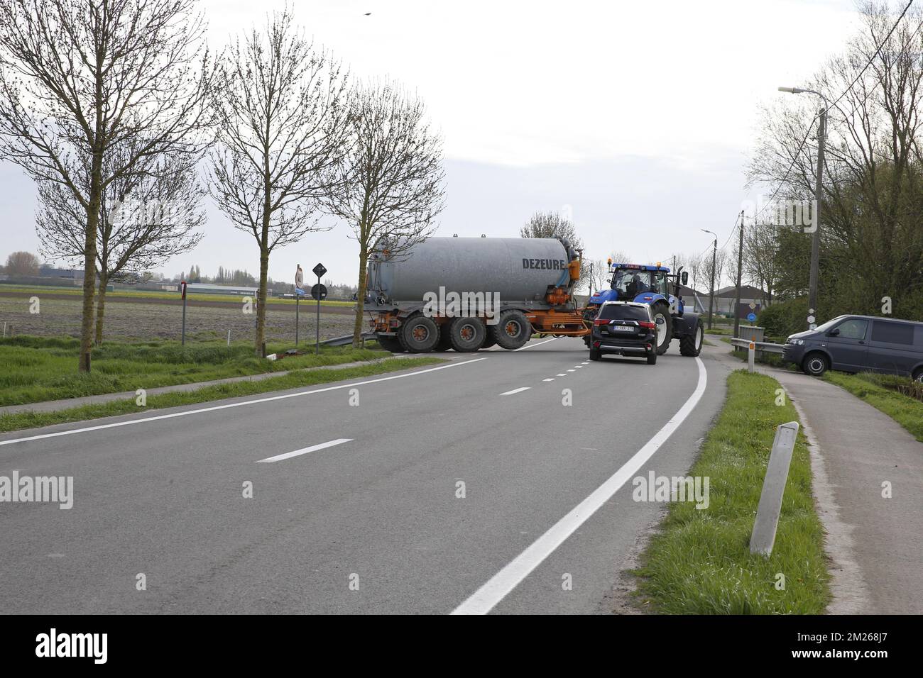 Nitric acid hires stock photography and images Alamy