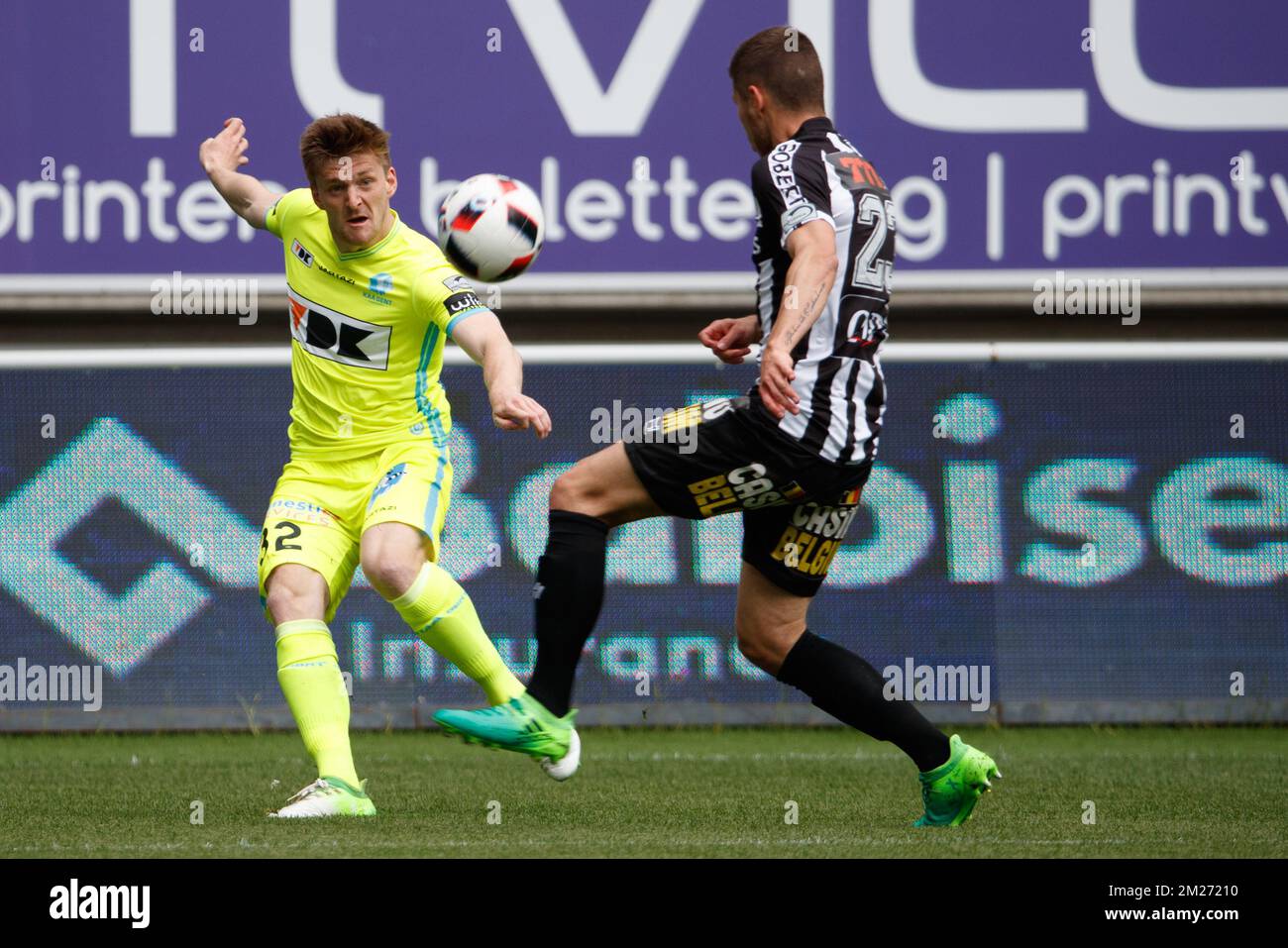 Gent's Thomas Foket and Charleroi's Steeven Willems fight for the ball during the Jupiler Pro League match between KAA Gent and Sporting Charleroi, in Gent, Sunday 14 May 2017, on day 8 (out of 10) of the Play-off 1 of the Belgian soccer championship. BELGA PHOTO KURT DESPLENTER Stock Photo