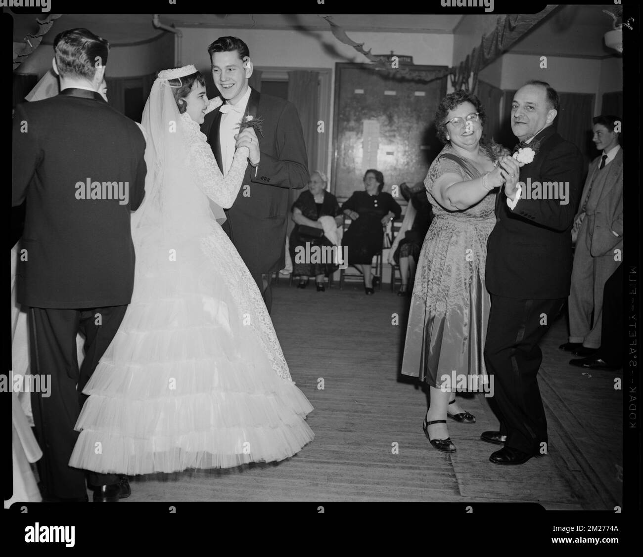19th century bride Black and White Stock Photos \u0026 Images - Page 3 - Alamy, image size:1300x1127
