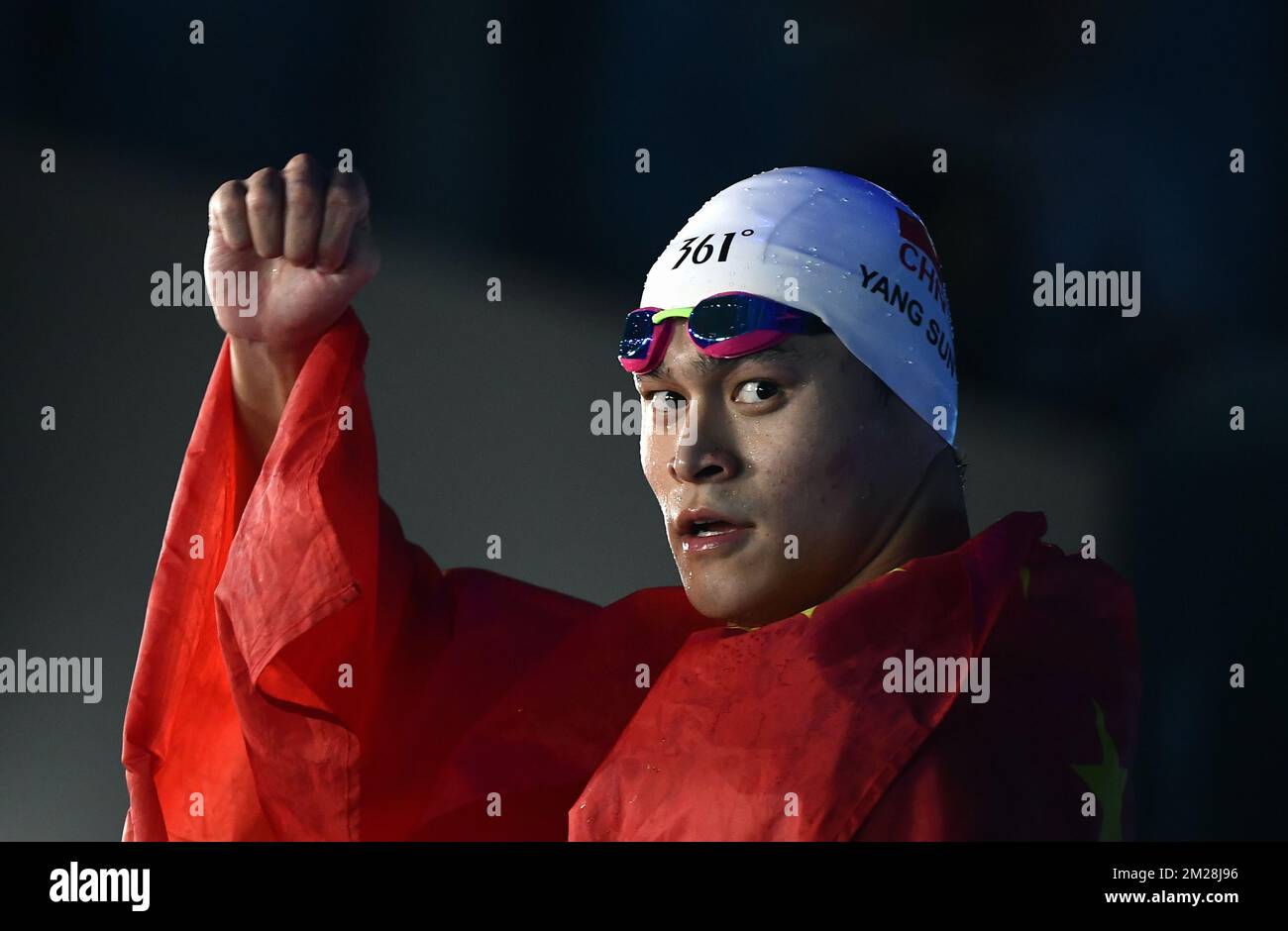 Yang Sun from China celebrates after winning the men's 400m Freestyle ...