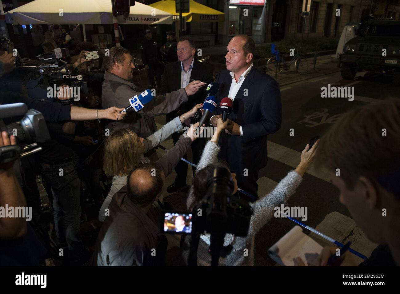 Brussels City mayor Philippe Close talks to the press near the scene where a man attacked soldiers with a knife and was shot in the Boulevard Emile Jacqmain - Emile Jacqmainlaan in the city centre of Brussels, Friday 25 August 2017. BELGA PHOTO LAURIE DIEFFEMBACQ Stock Photo