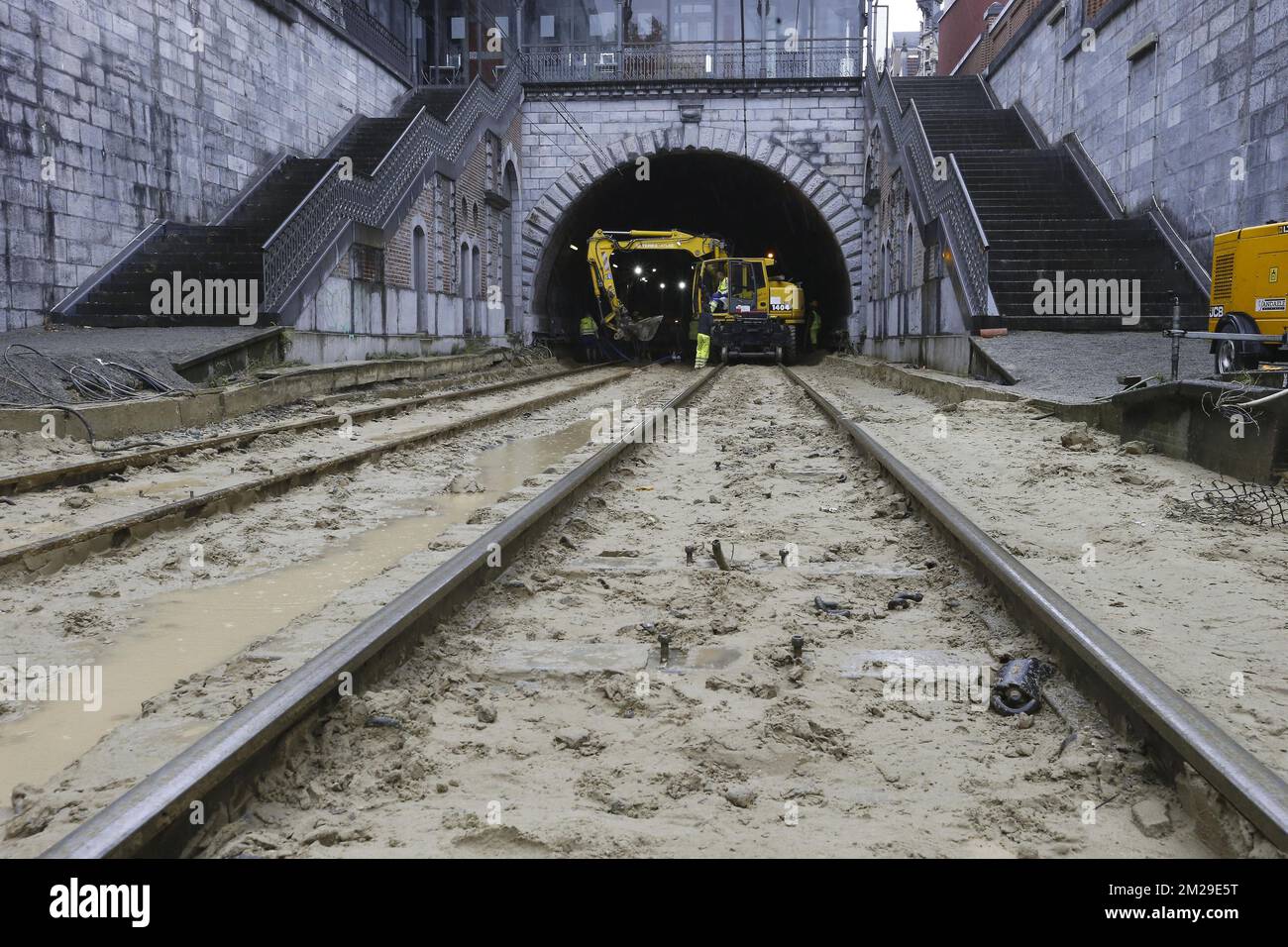 Illustration picture shows as reparations works started on the NMBS - SNCB railway line 161 between Brussels North station and Brussels Luxembourg after damage done by a collapse of the ground in 'Chaussee de Louvain' 'Leuvensesteenweg' in Saint-Josse-ten-Noode Sint-Joost-Ten-Node, Friday 08 September 2017. BELGA PHOTO NICOLAS MAETERLINCK Stock Photo