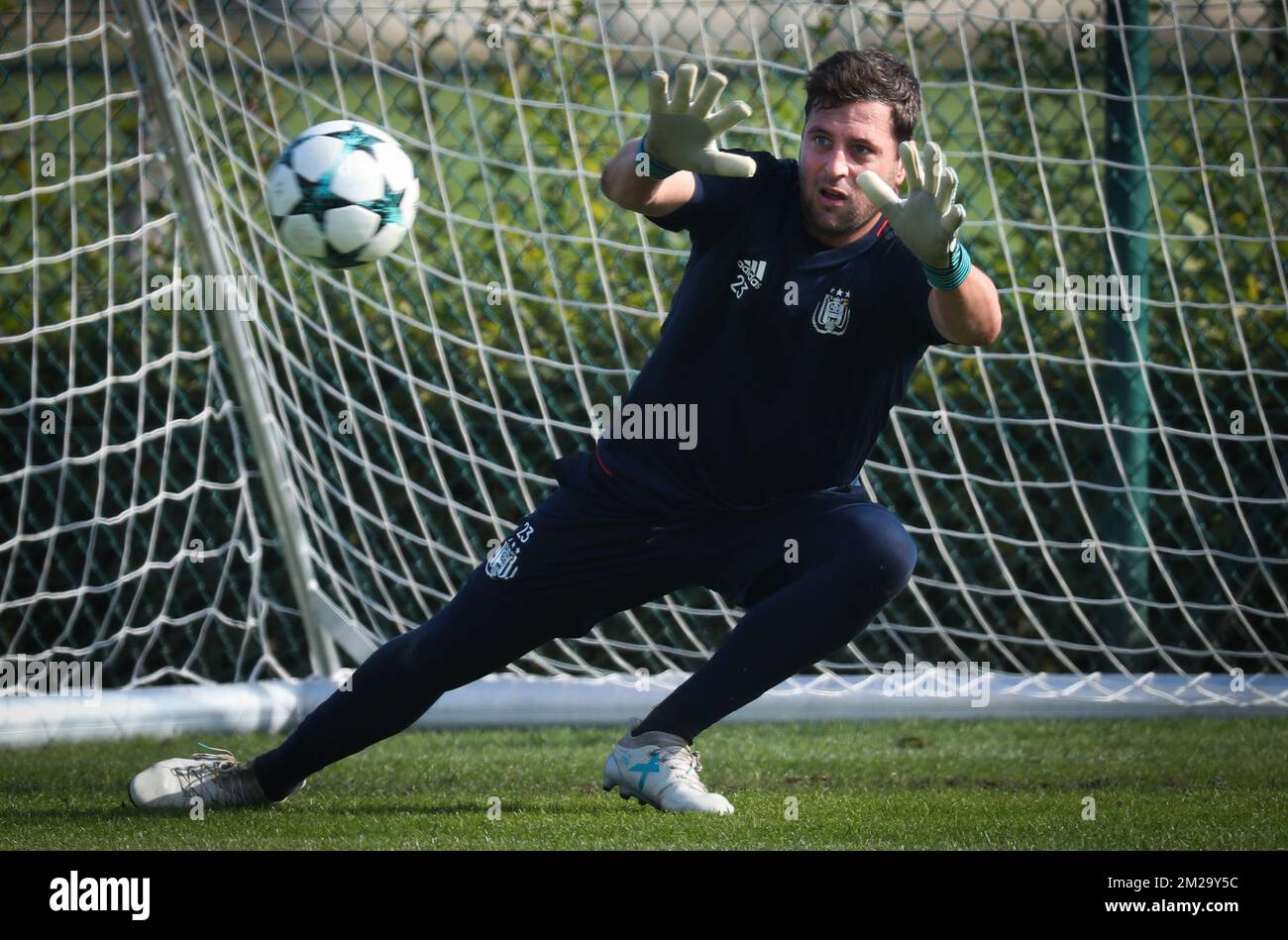 Anderlecht's goalkeeper Frank Boeckx pictured in action during a training session of Belgian soccer team RSC Anderlecht, Tuesday 26 September 2017 in Brussels. Tomorrow Anderlecht is playing a game in the group stage (Group B) of the UEFA Champions League competition against Celtic Glasgow FC (Scotland). BELGA PHOTO VIRGINIE LEFOUR Stock Photo