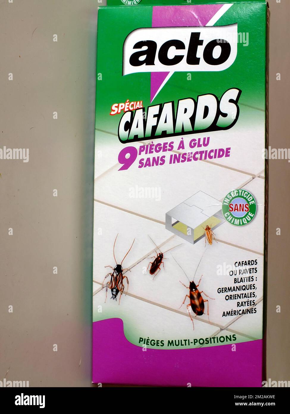 Insect traps | Pièges insectes glu anti cafards 29/10/2017 Stock Photo